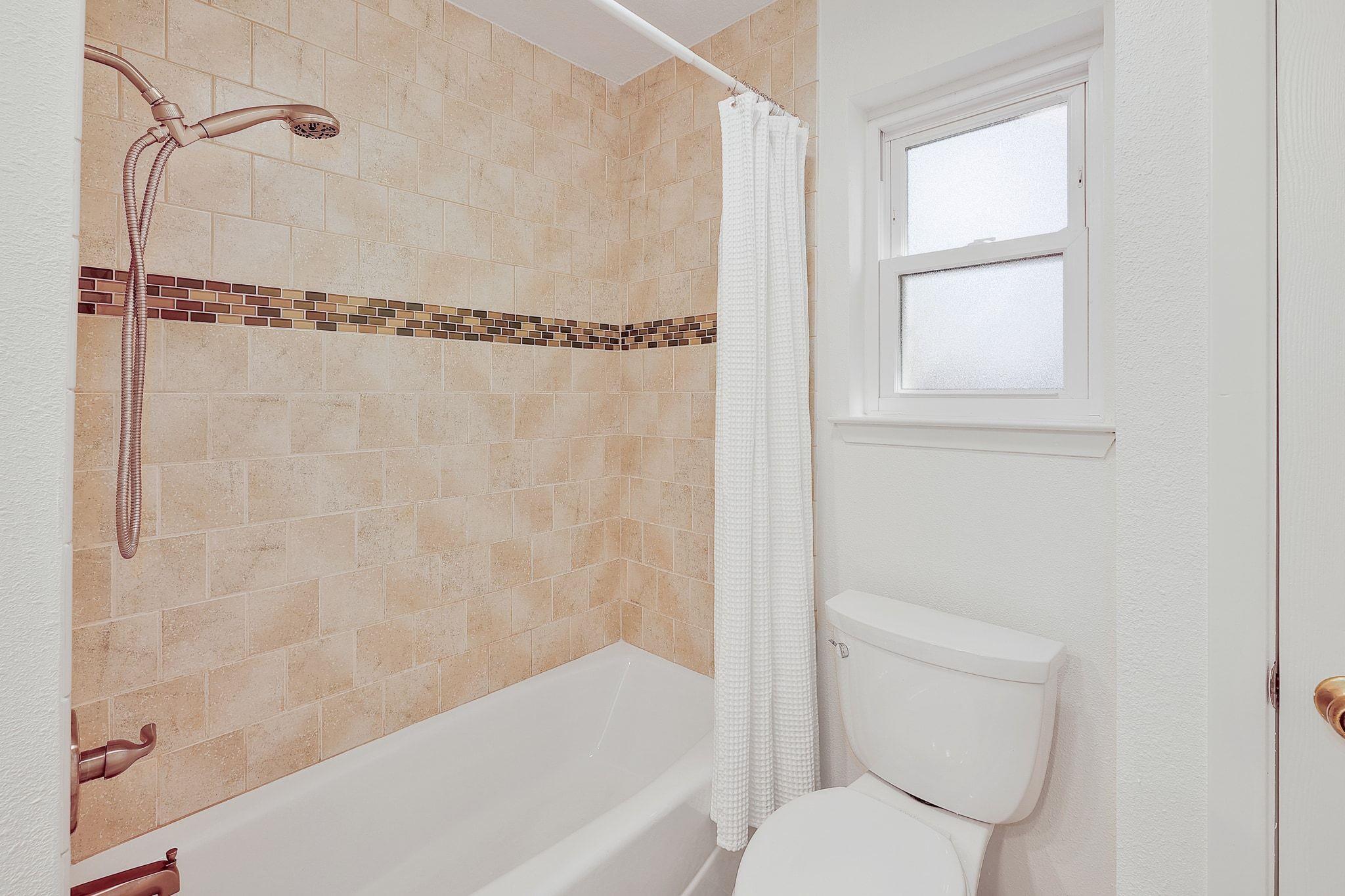 1400 Doonesbury Dr, Austin, TX 78758