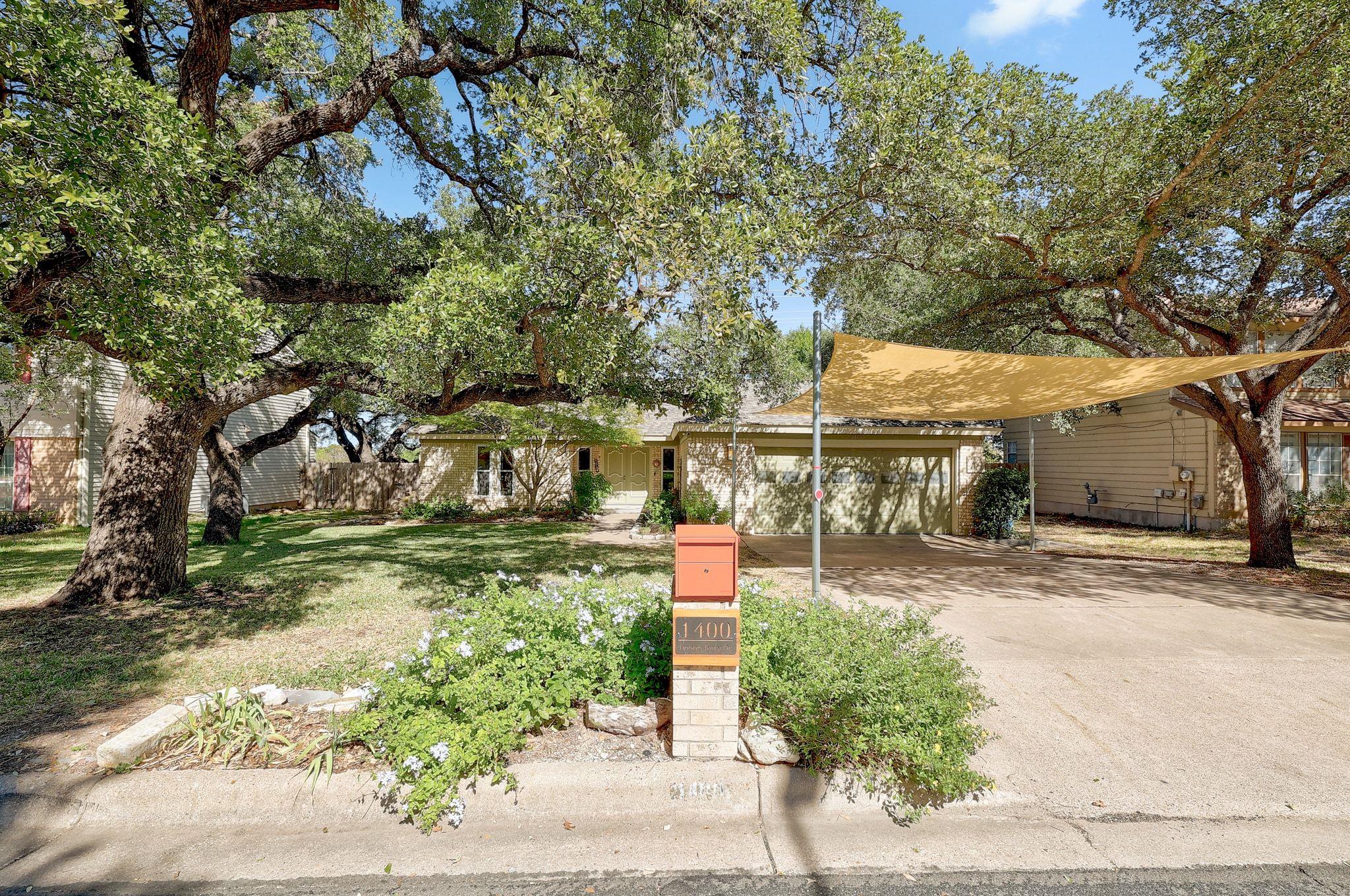 1400 Doonesbury Dr, Austin, TX 78758