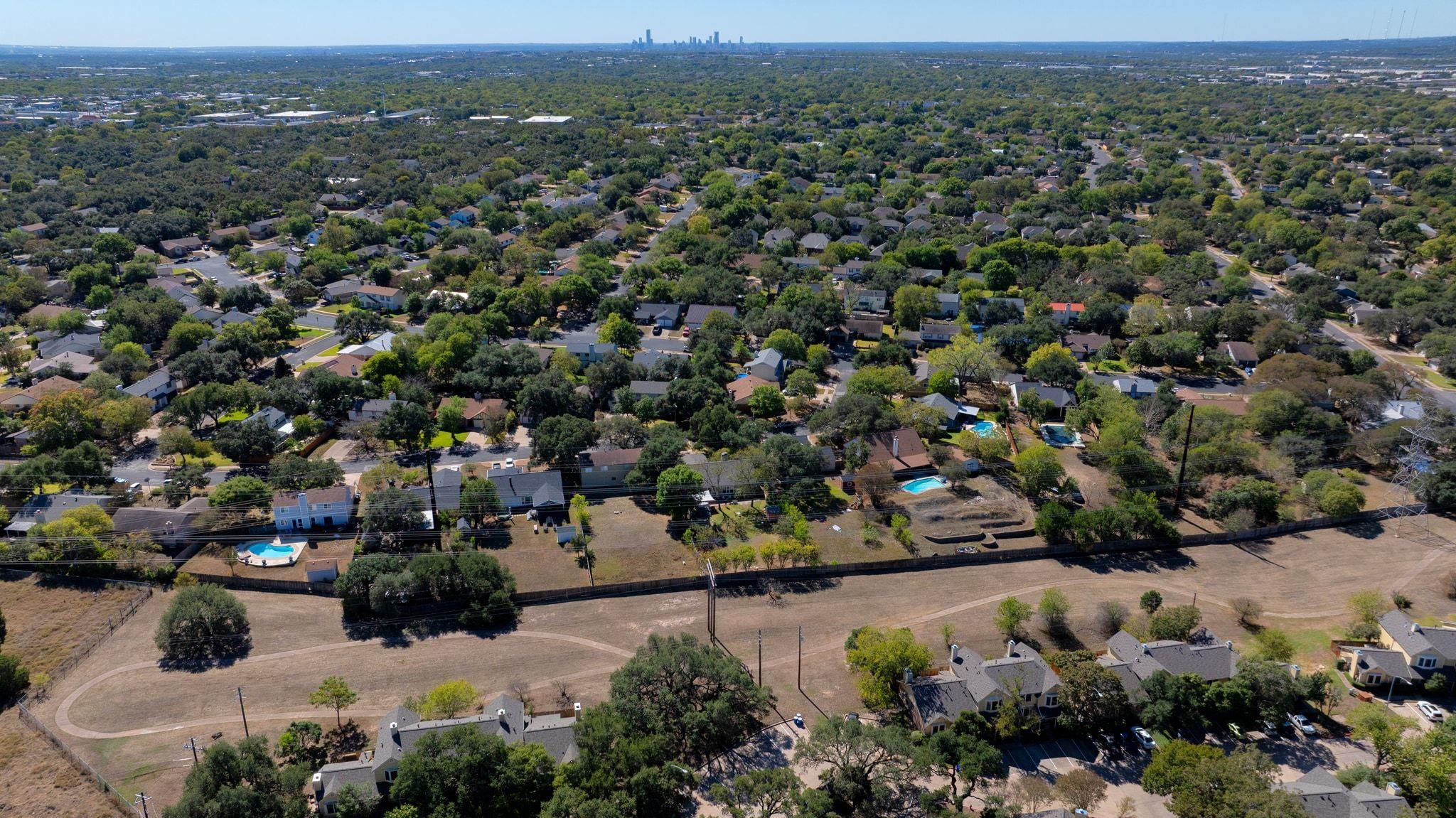 1400 Doonesbury Dr, Austin, TX 78758