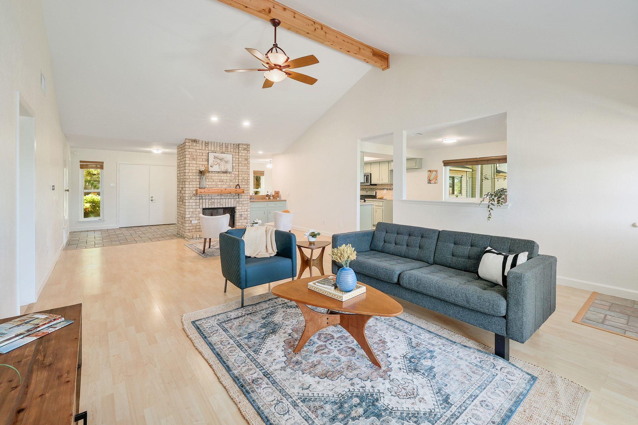 1400 Doonesbury Dr, Austin, TX 78758