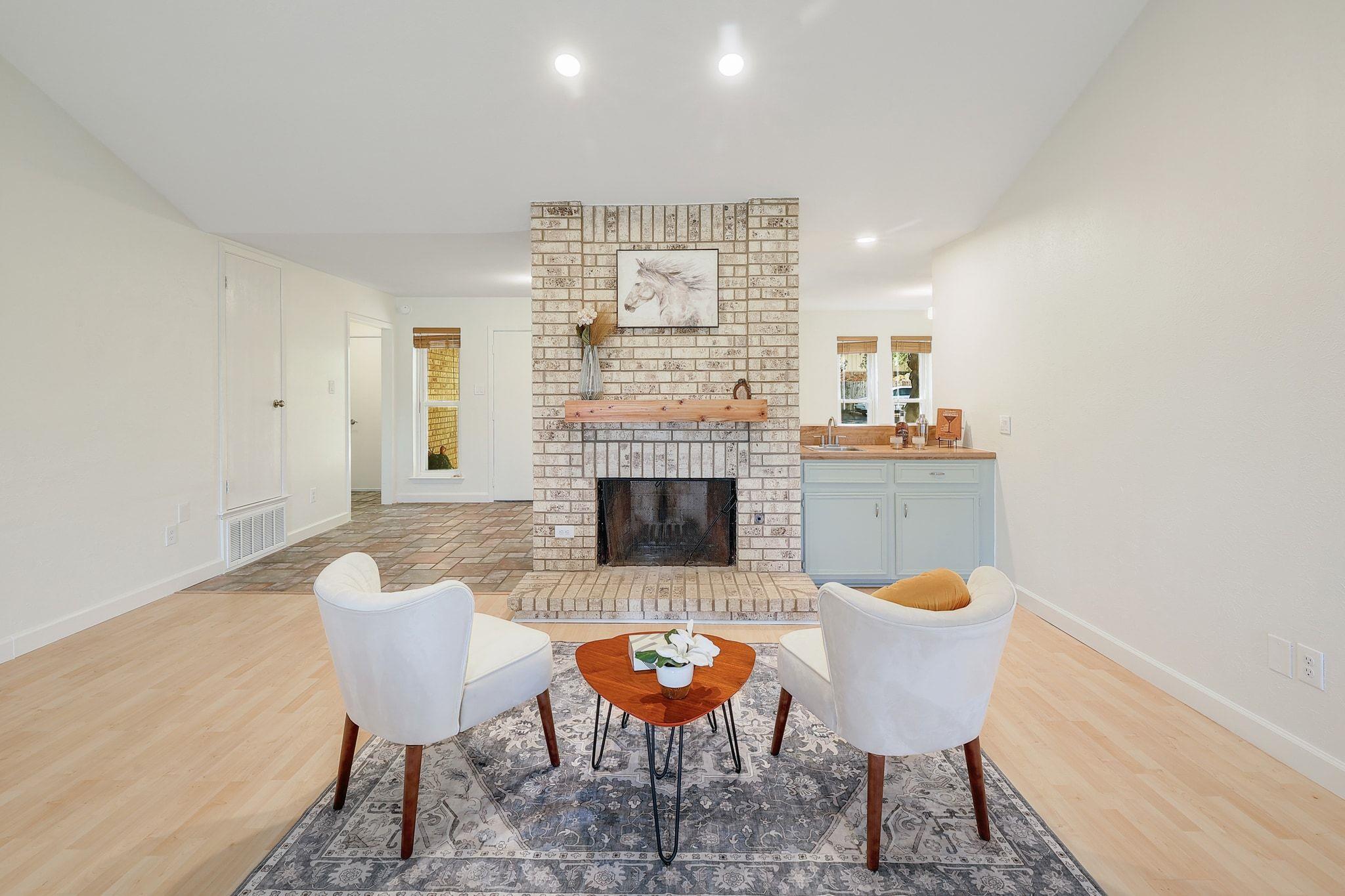 1400 Doonesbury Dr, Austin, TX 78758