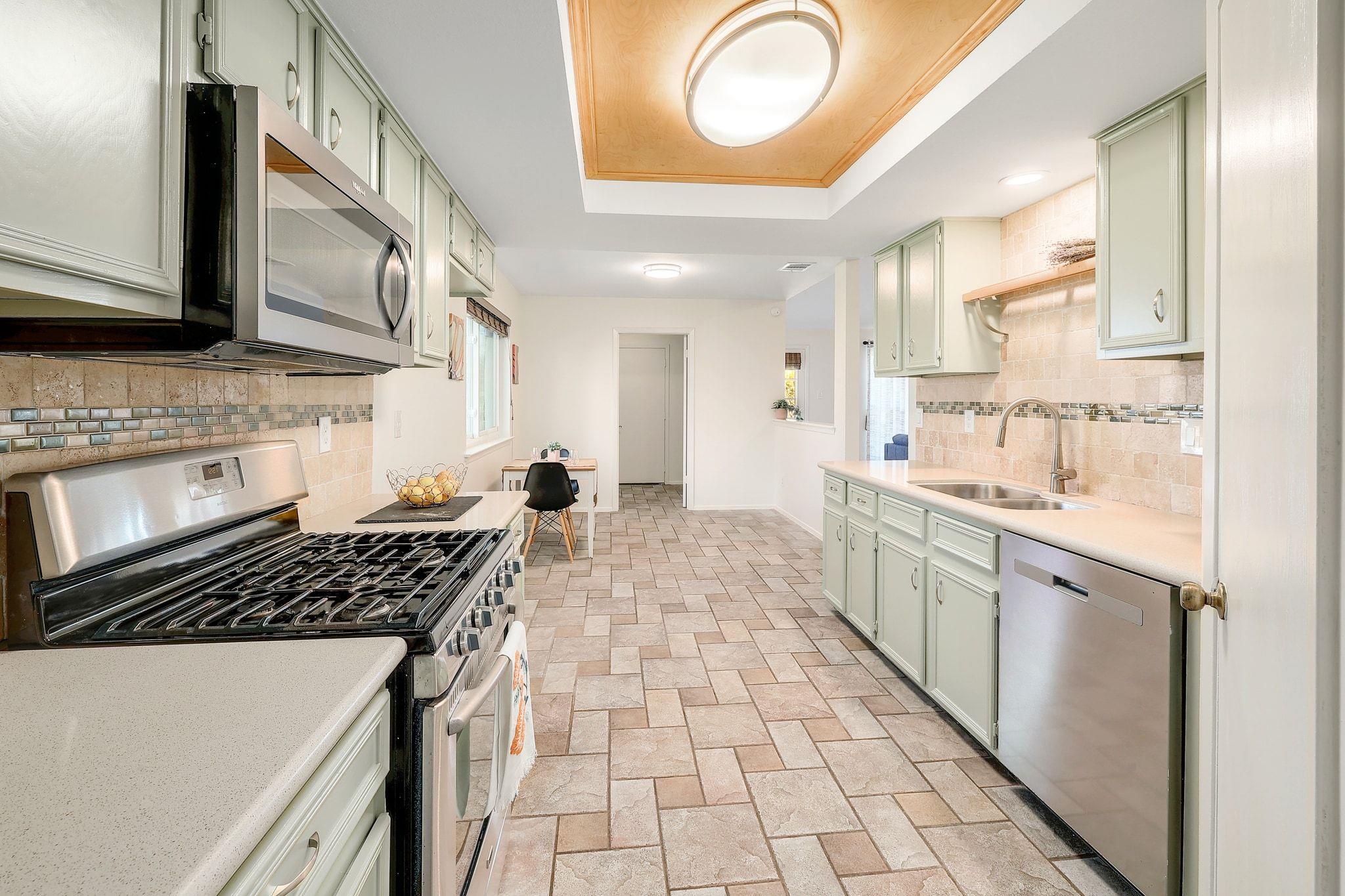 1400 Doonesbury Dr, Austin, TX 78758