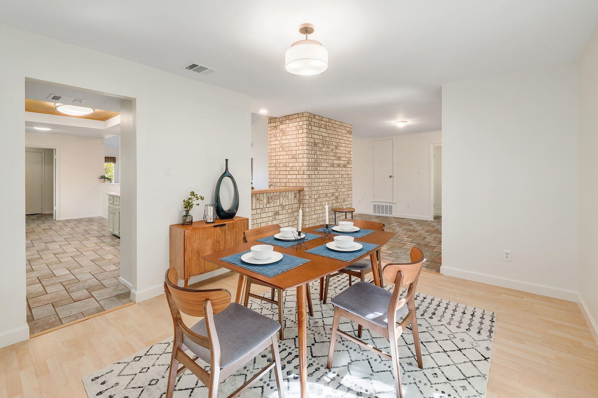 1400 Doonesbury Dr, Austin, TX 78758