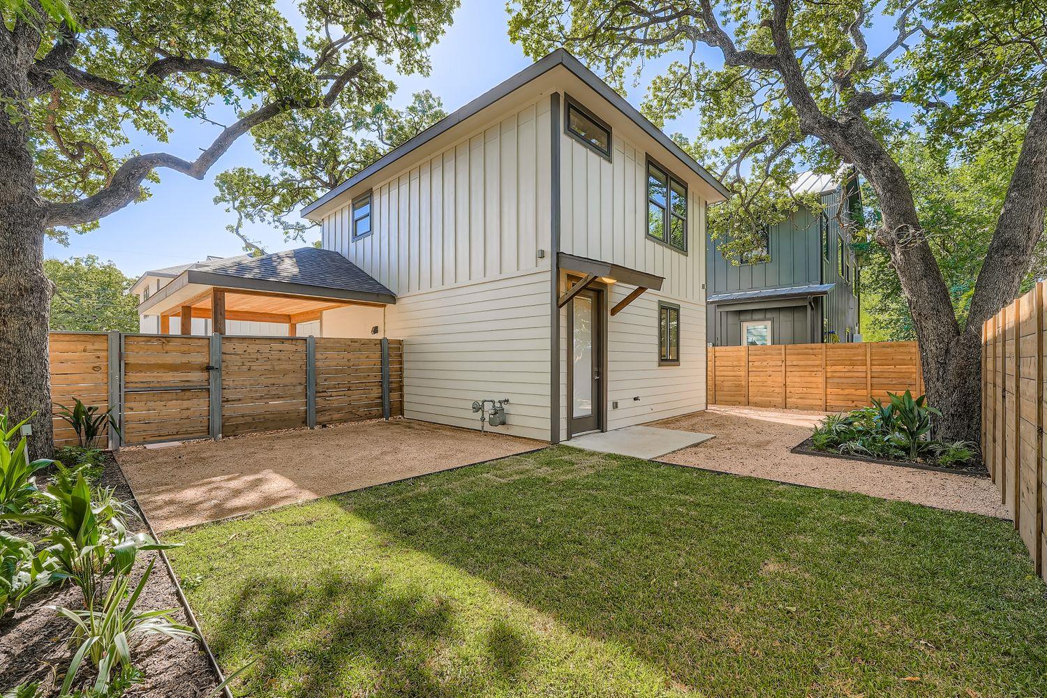 704 Valdez St # B, Austin, TX 78741