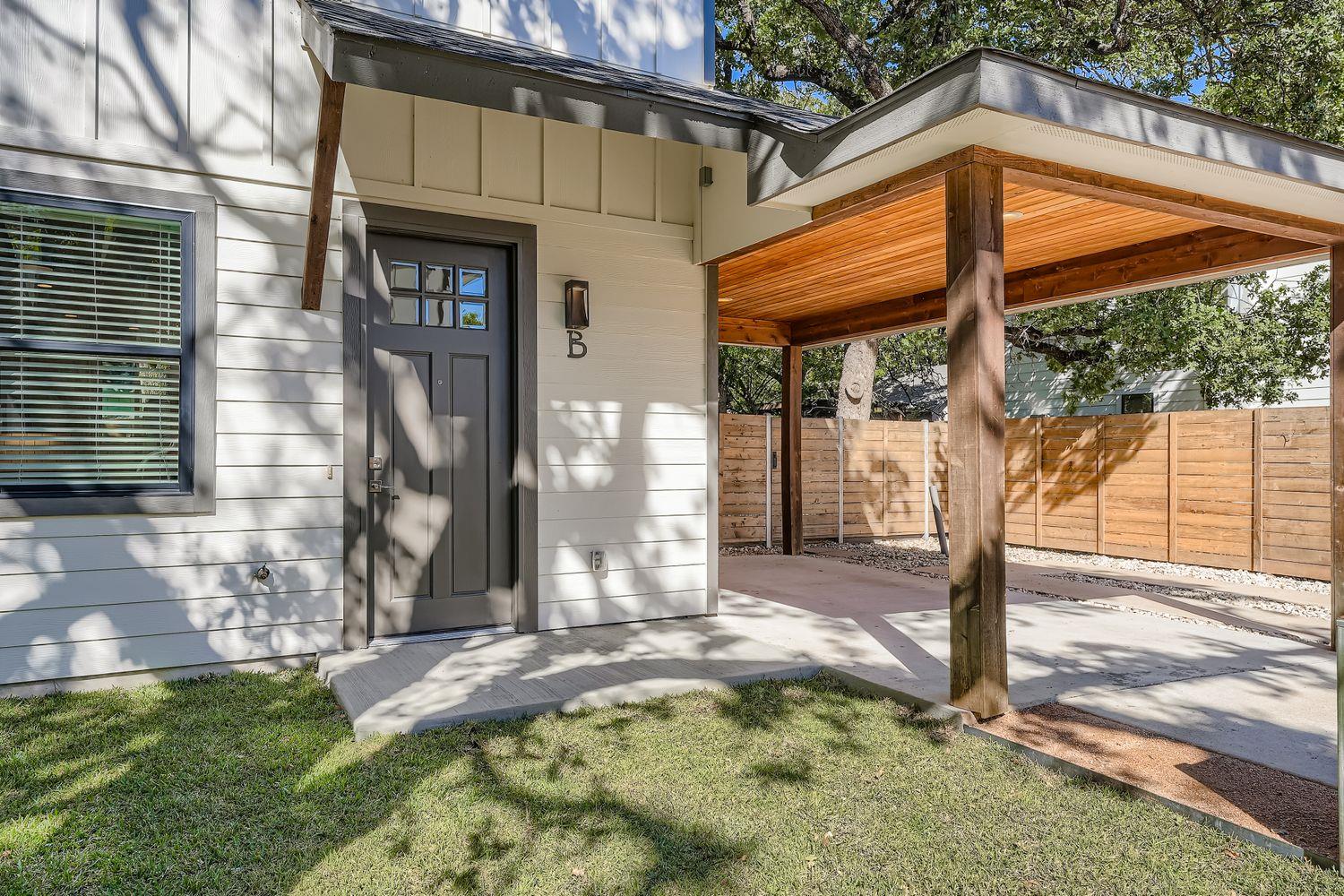 704 Valdez St # B, Austin, TX 78741