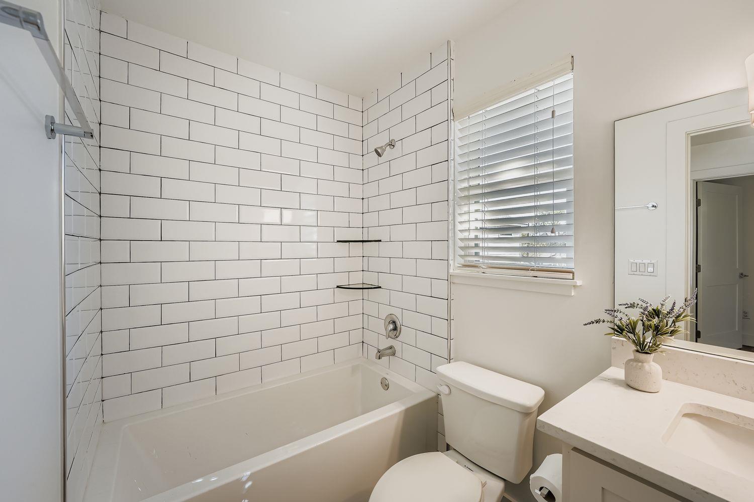 704 Valdez St # B, Austin, TX 78741