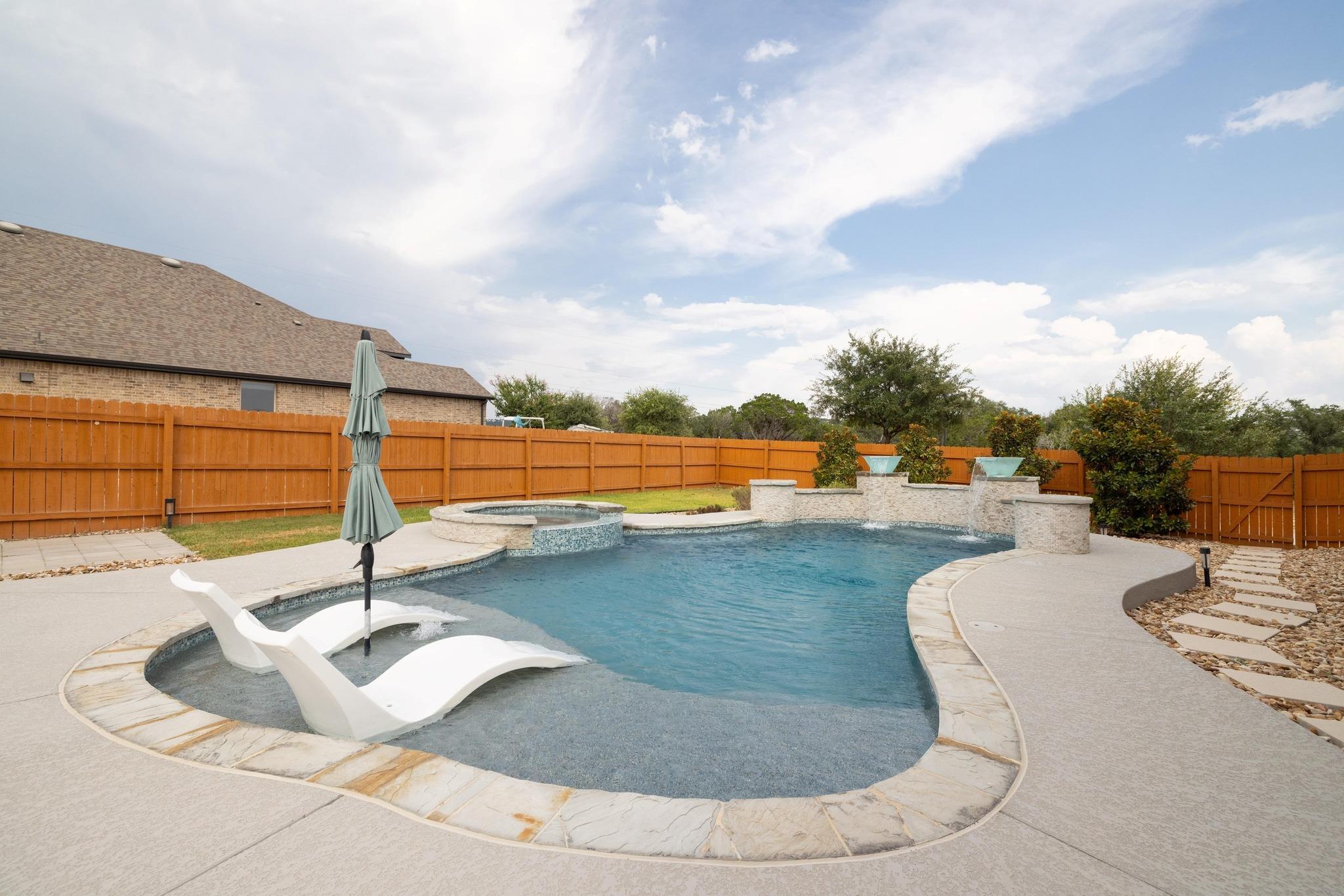7300 Tessera Pkwy, Lago Vista, TX 78645