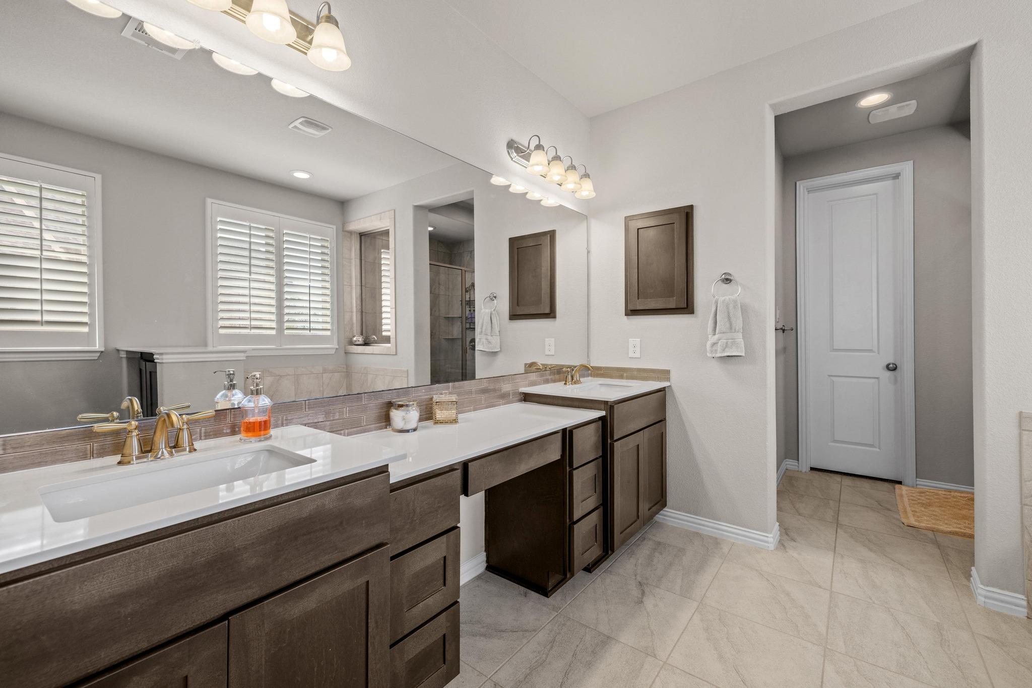 7300 Tessera Pkwy, Lago Vista, TX 78645