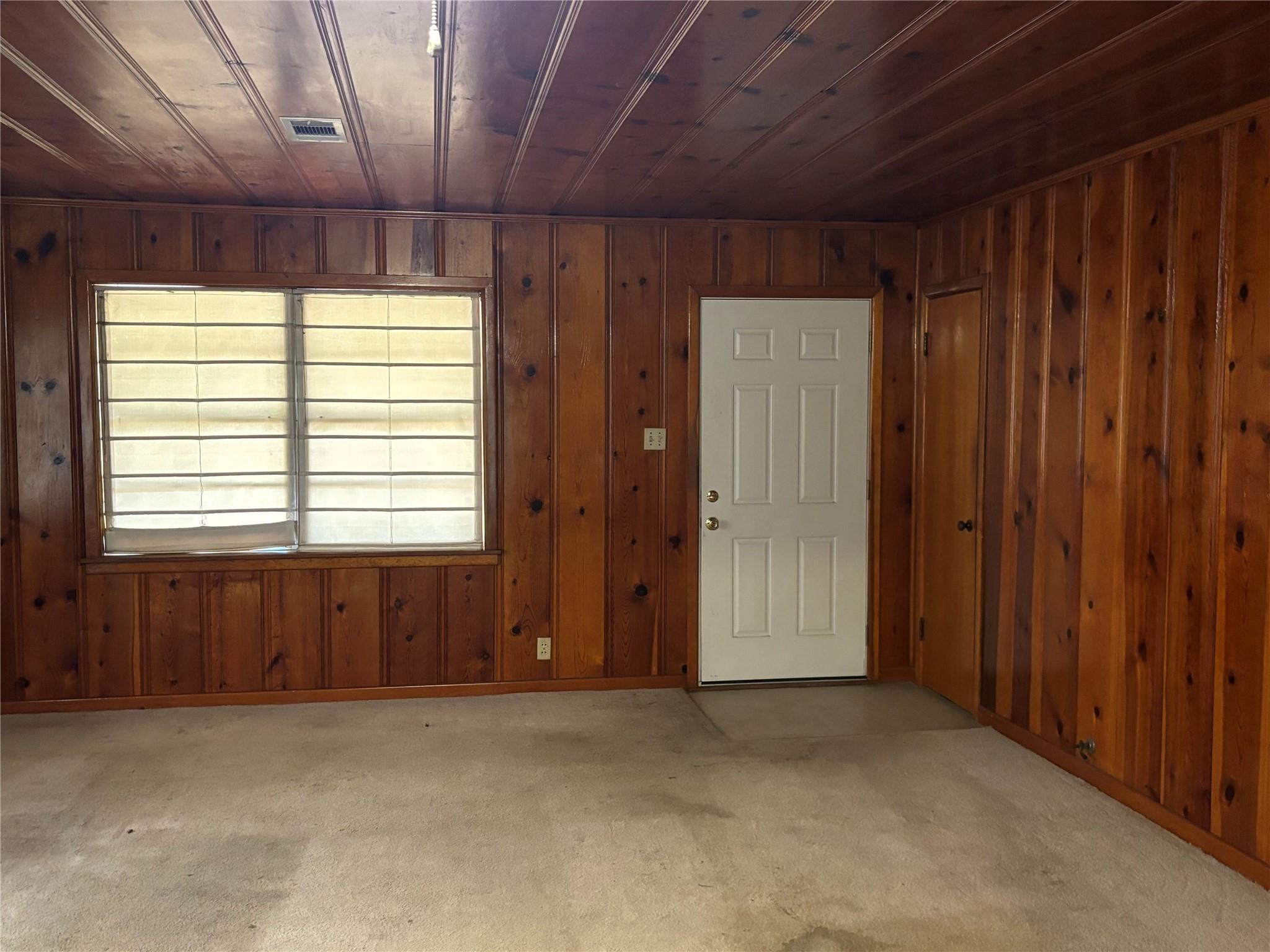 107 Elm Ave, Rockdale, TX 76567