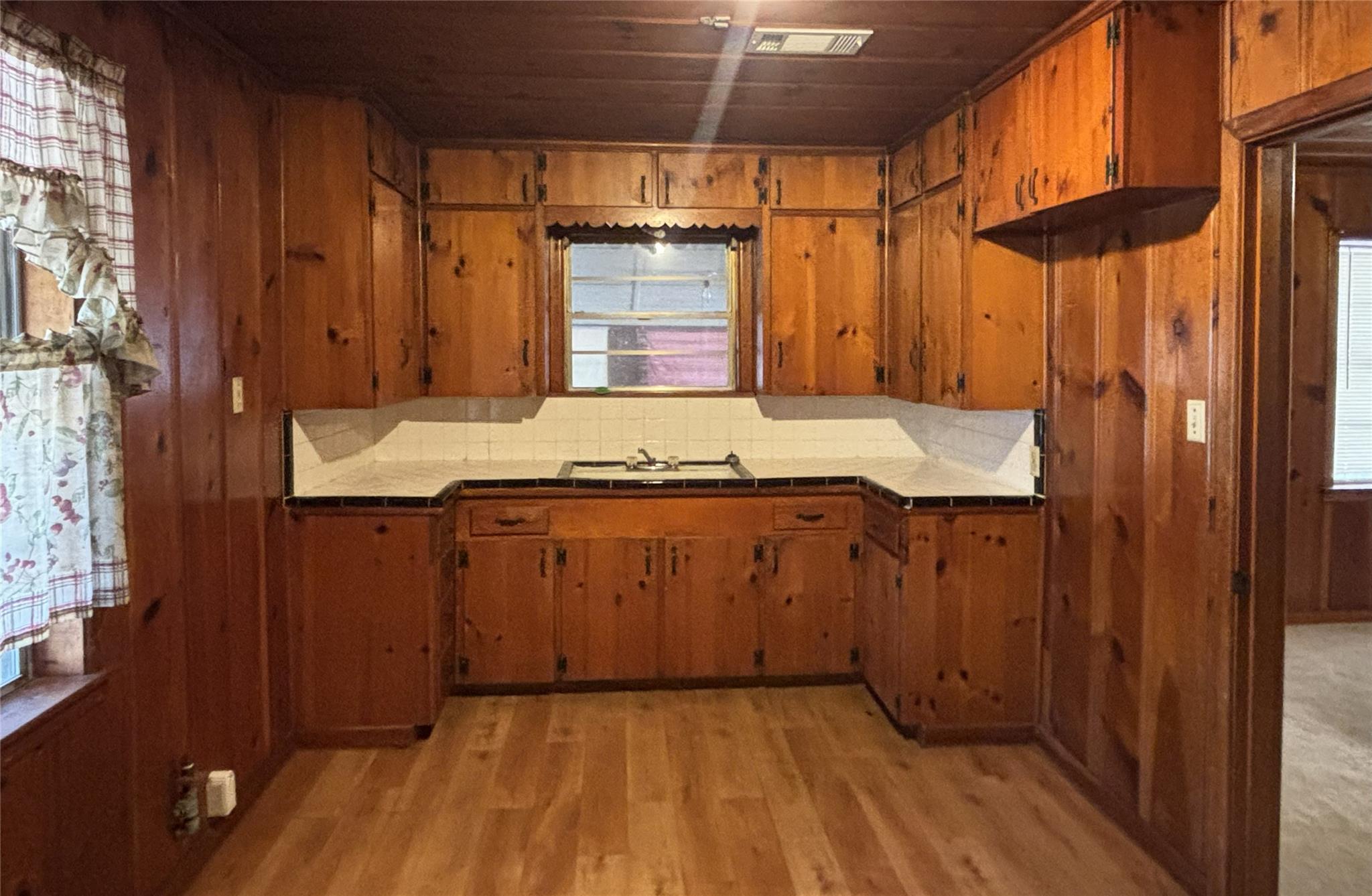 107 Elm Ave, Rockdale, TX 76567