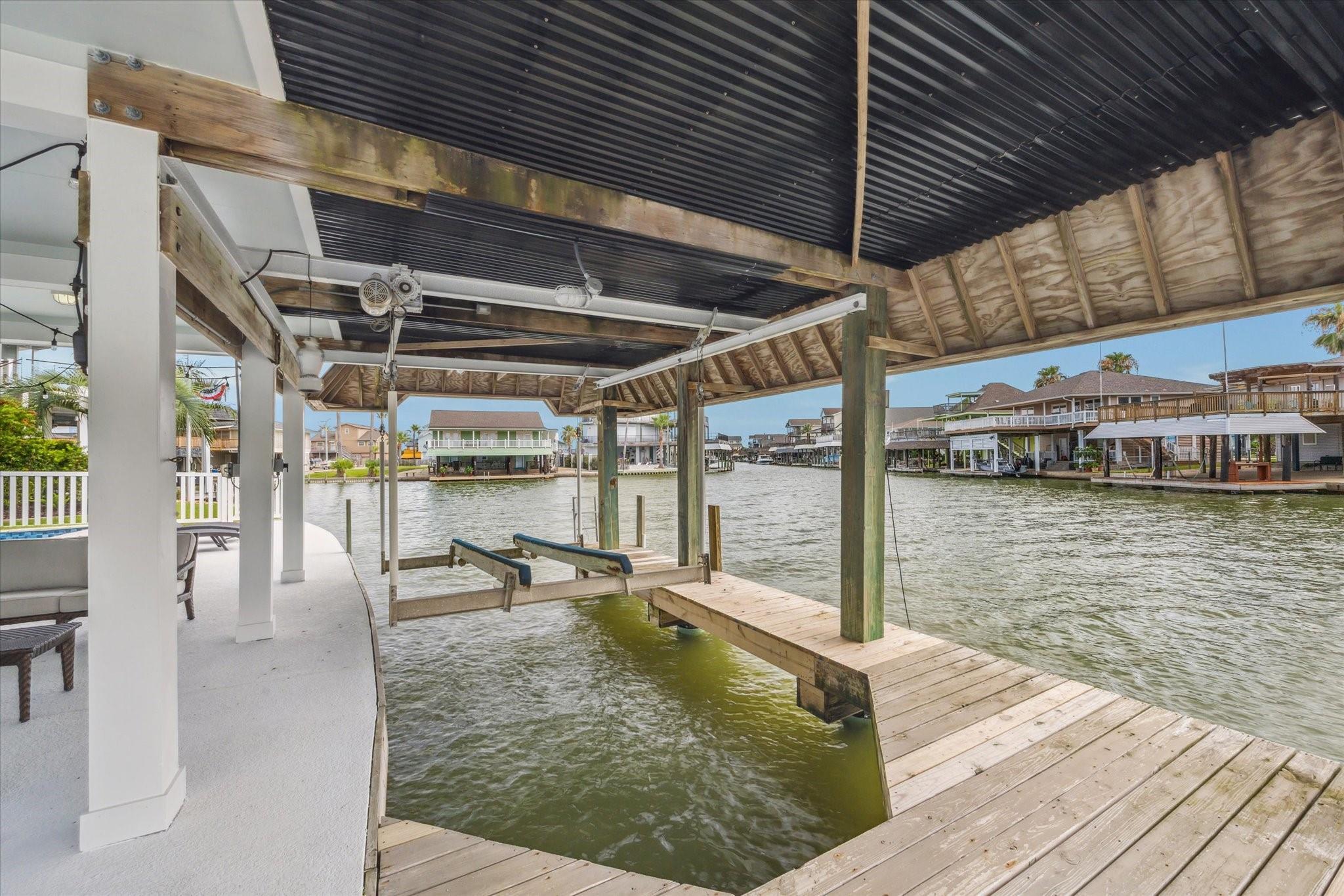 1226 Oahu Dr, Galveston, TX 77554