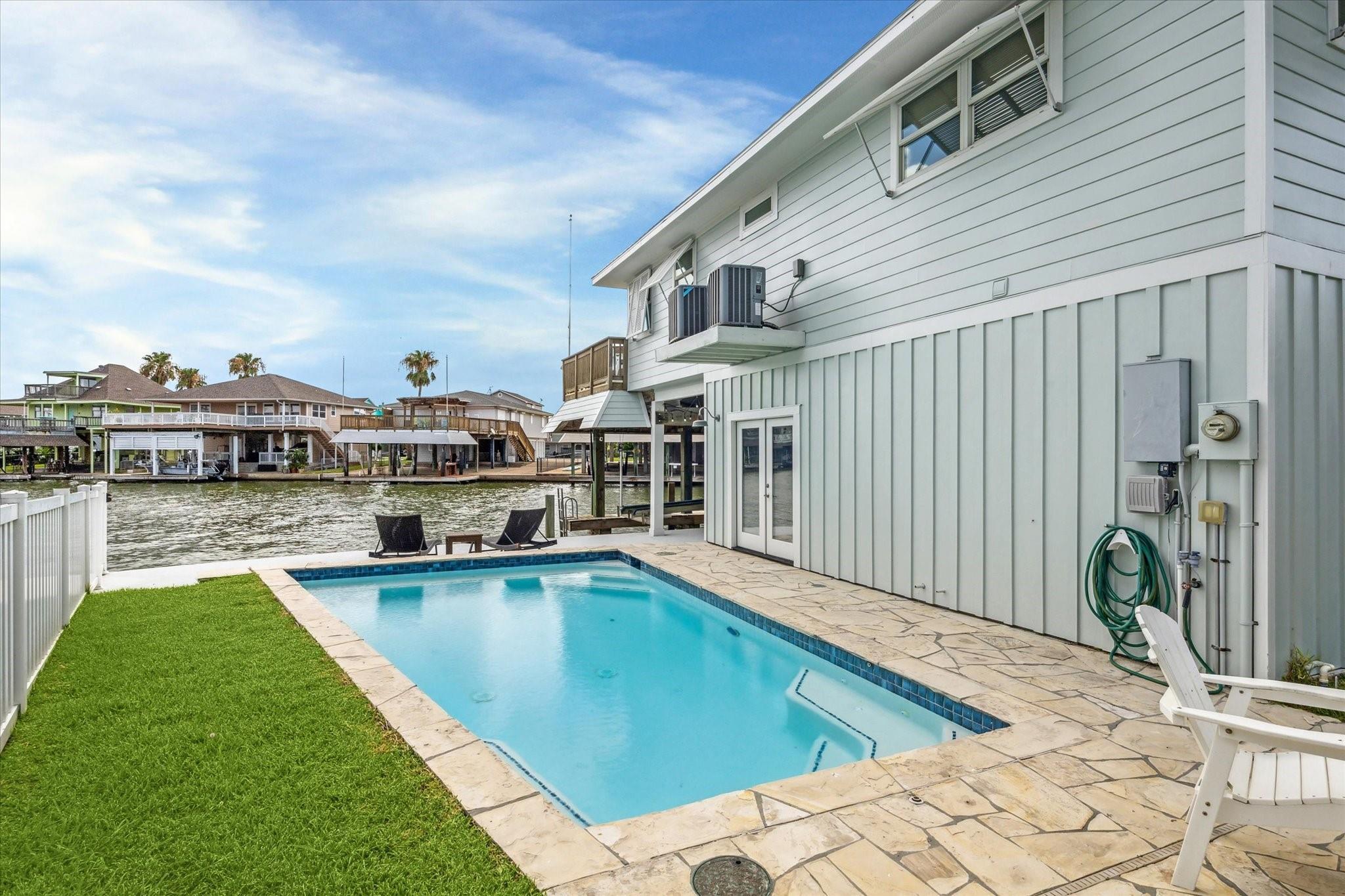 1226 Oahu Dr, Galveston, TX 77554