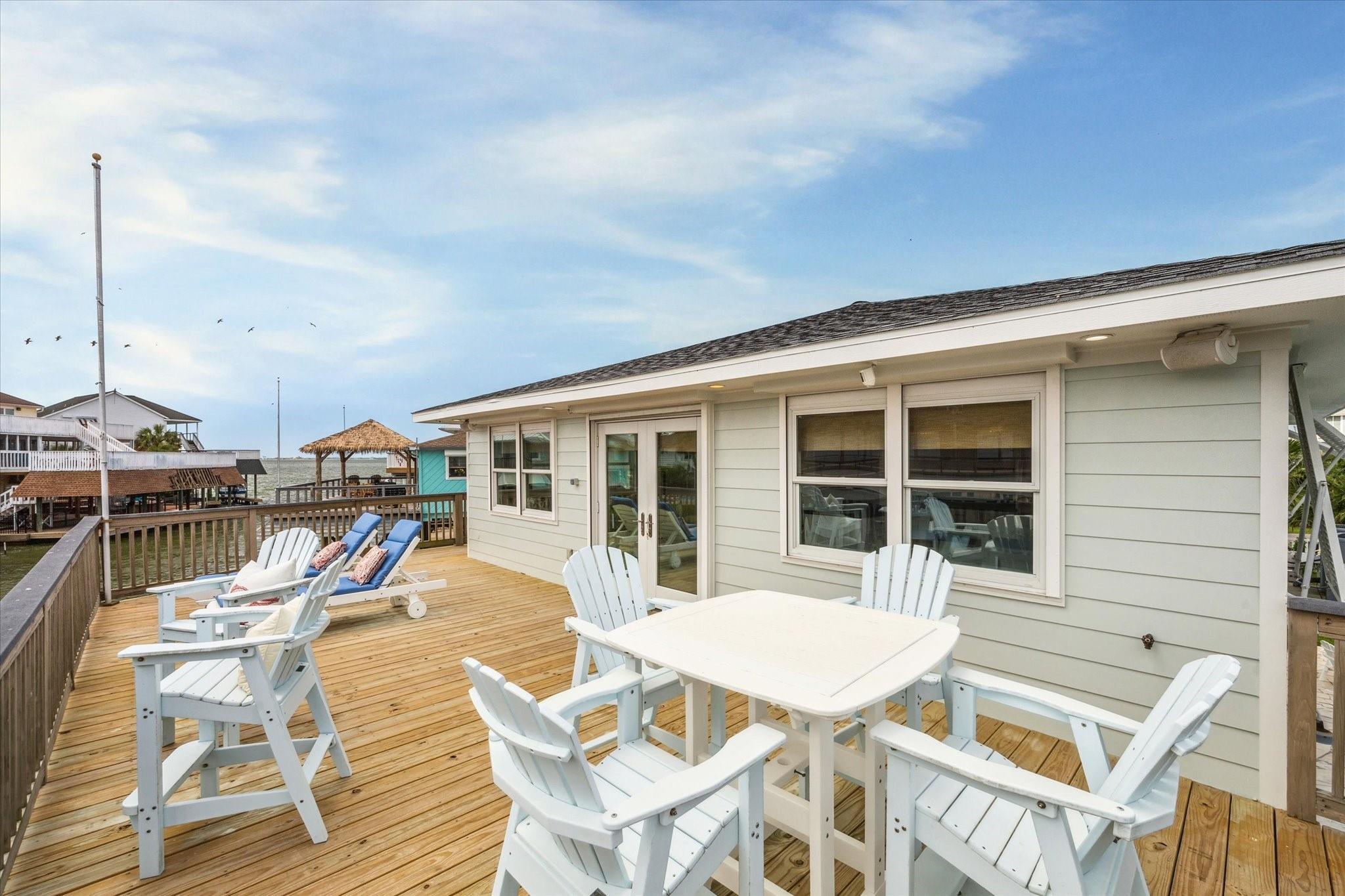 1226 Oahu Dr, Galveston, TX 77554