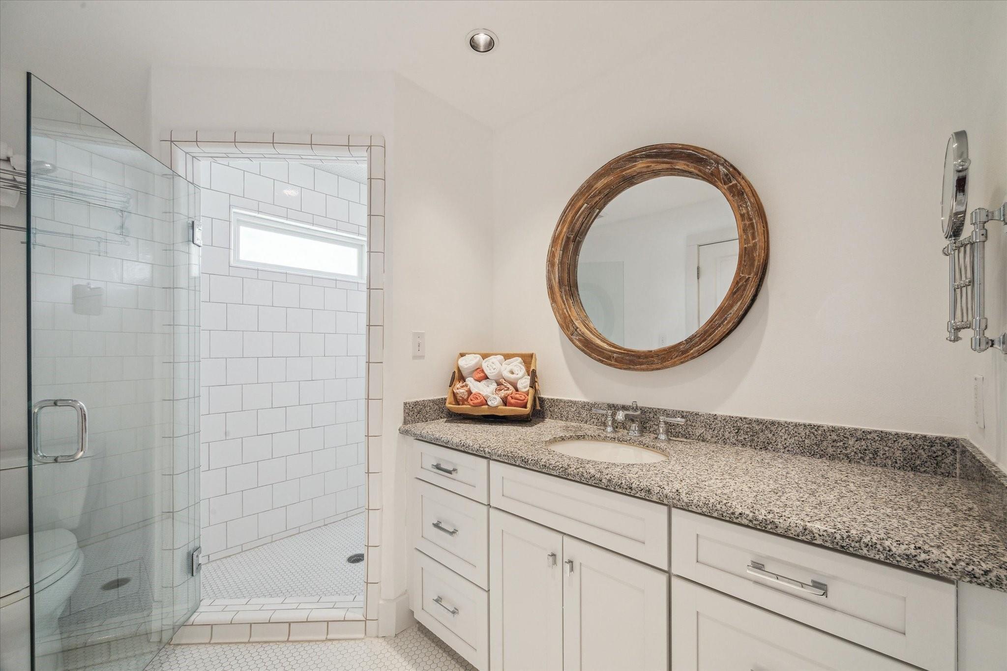 1226 Oahu Dr, Galveston, TX 77554