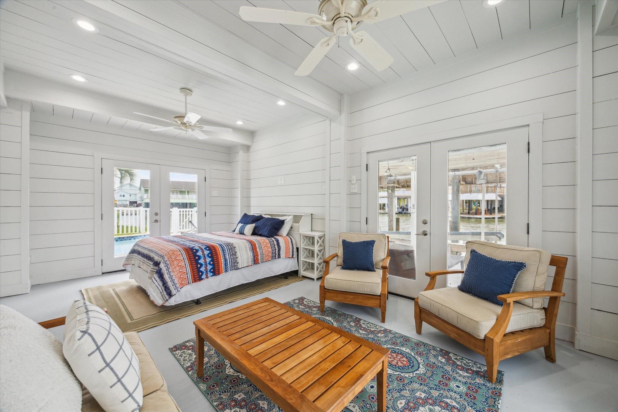 1226 Oahu Dr, Galveston, TX 77554