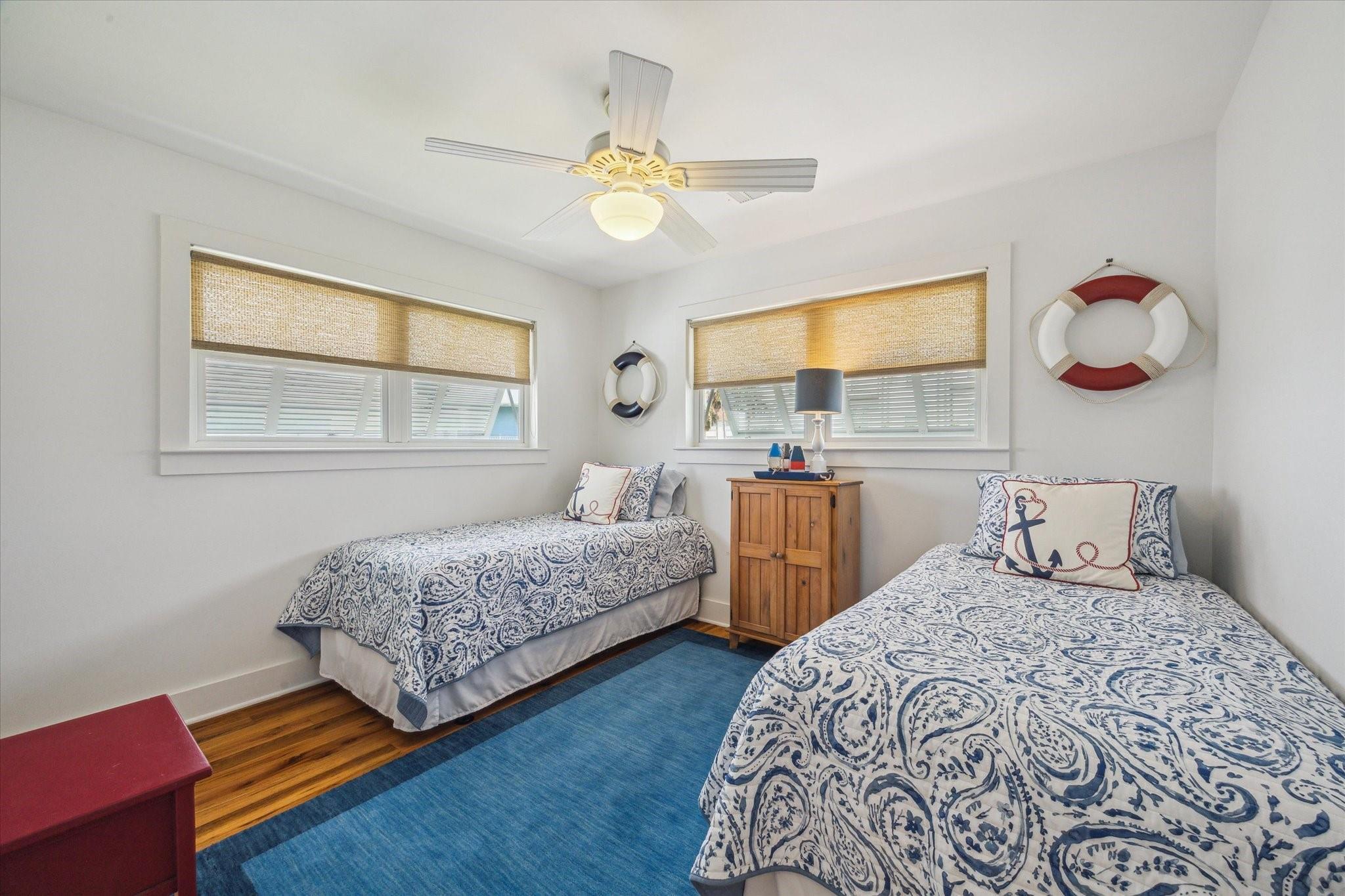 1226 Oahu Dr, Galveston, TX 77554