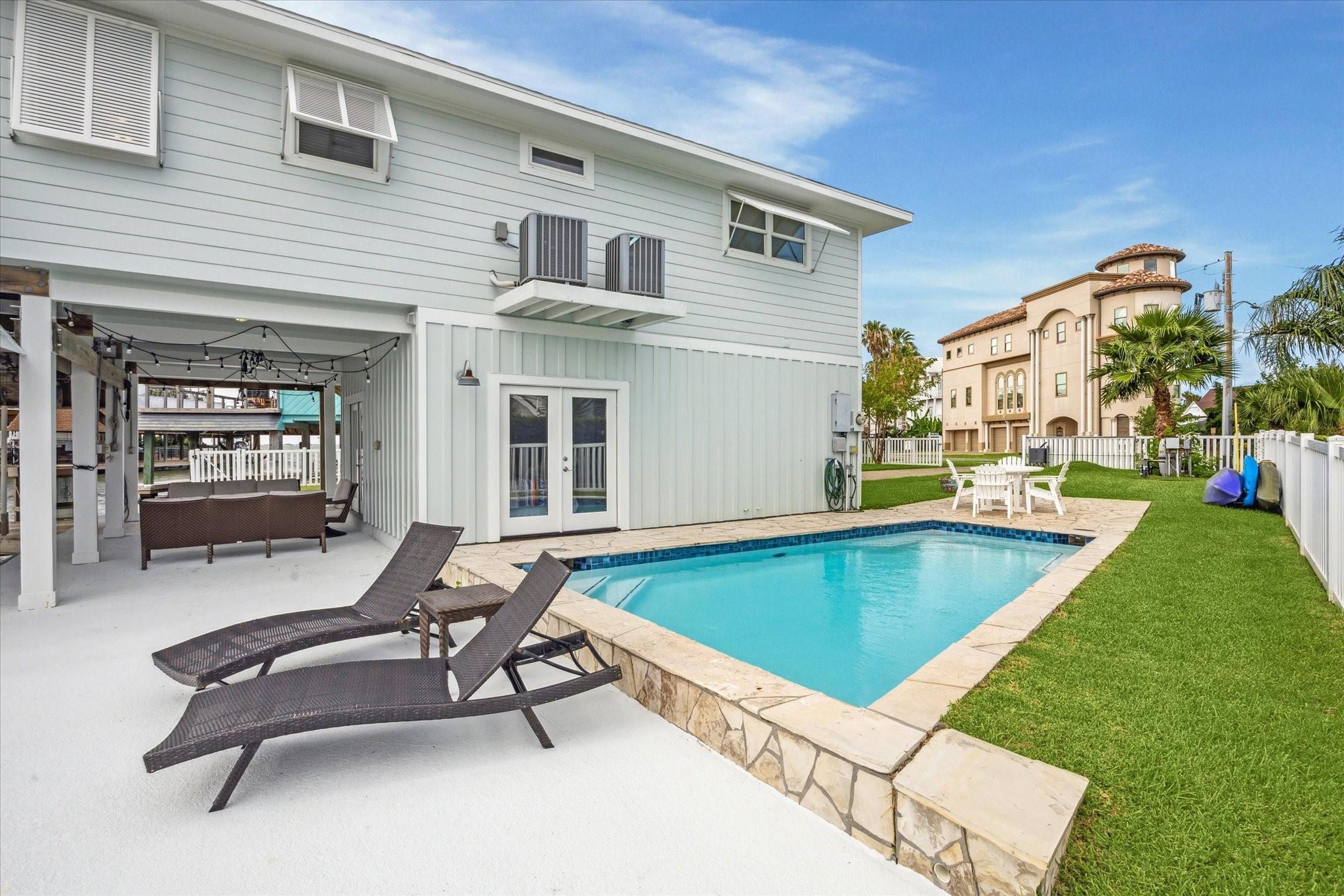 1226 Oahu Dr, Galveston, TX 77554