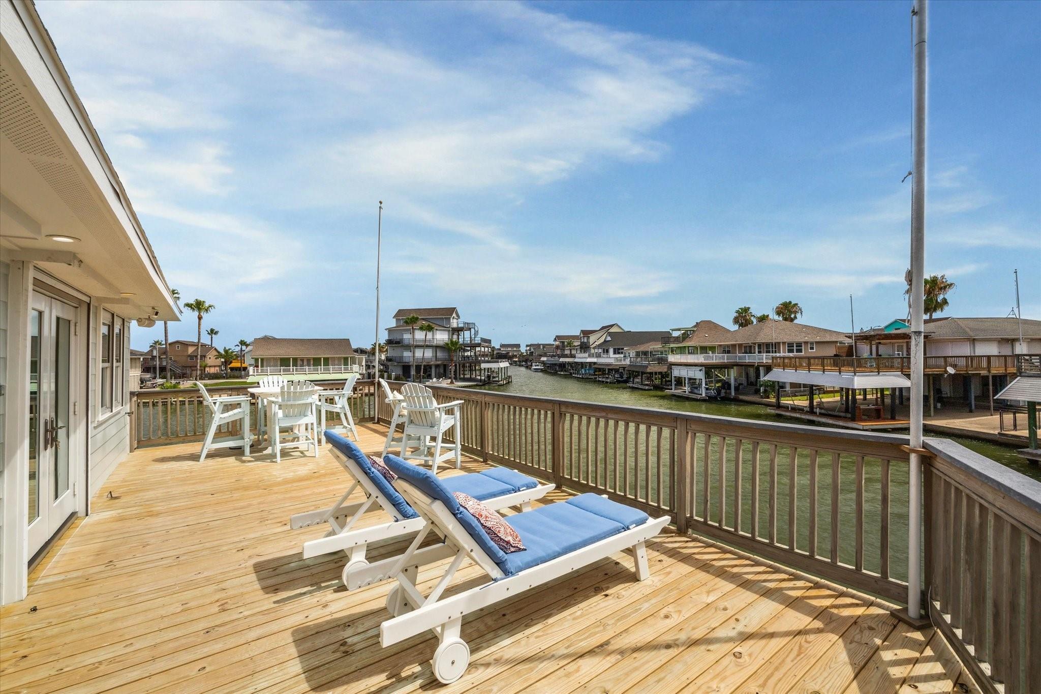 1226 Oahu Dr, Galveston, TX 77554