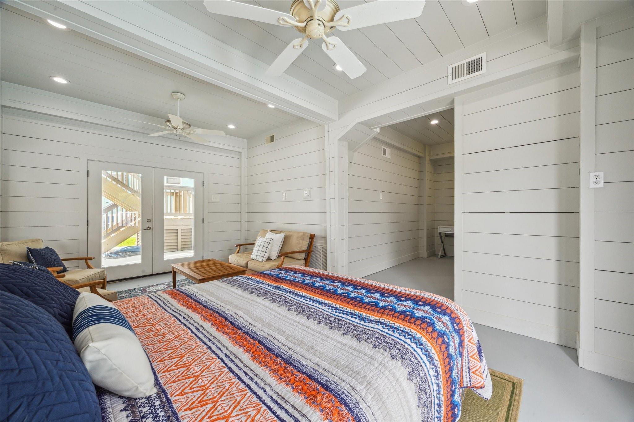 1226 Oahu Dr, Galveston, TX 77554