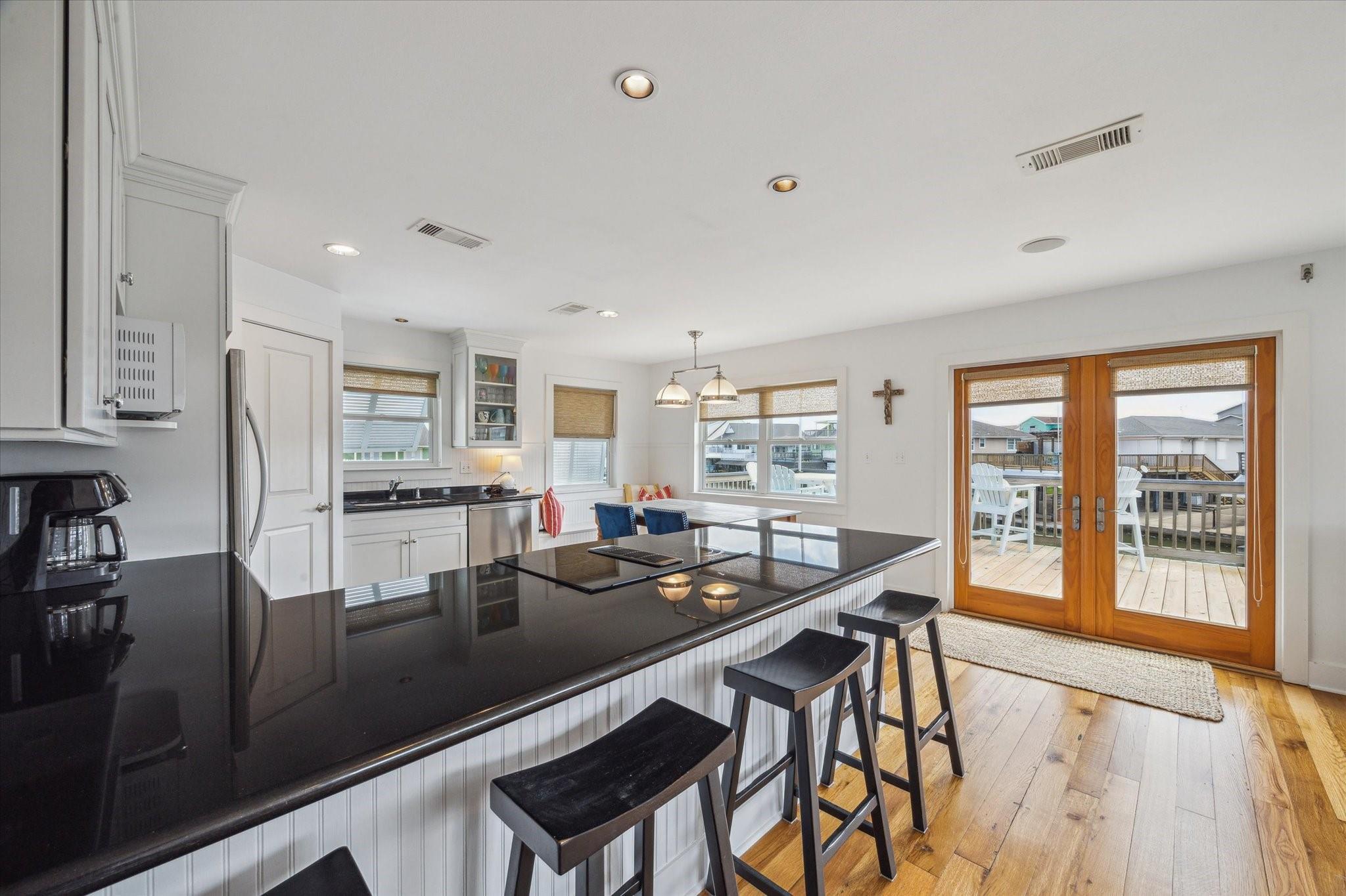 1226 Oahu Dr, Galveston, TX 77554