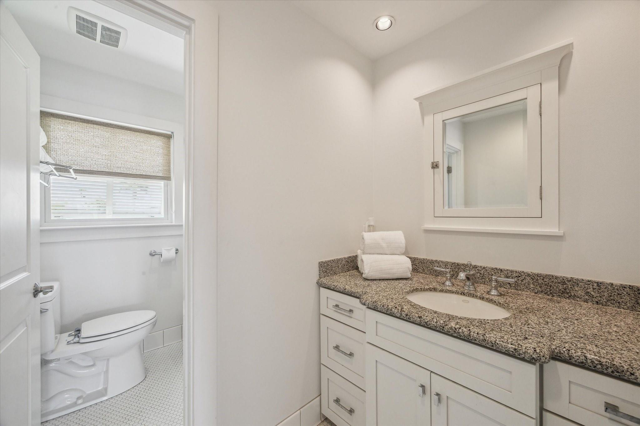 1226 Oahu Dr, Galveston, TX 77554