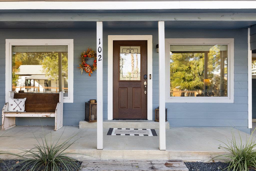 102 Ranchview Dr, Johnson City, TX 78636