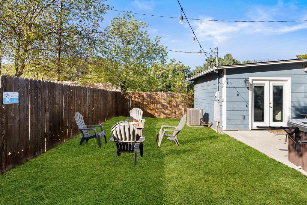 102 Ranchview Dr, Johnson City, TX 78636