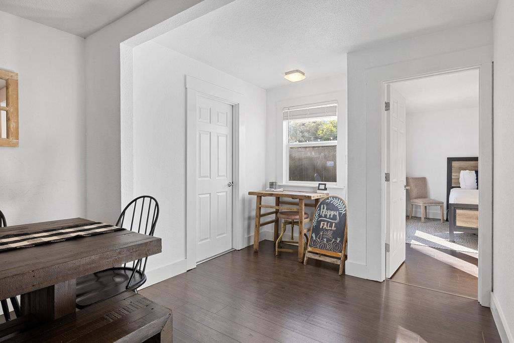 102 Ranchview Dr, Johnson City, TX 78636