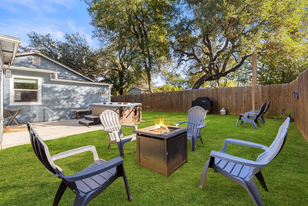 102 Ranchview Dr, Johnson City, TX 78636