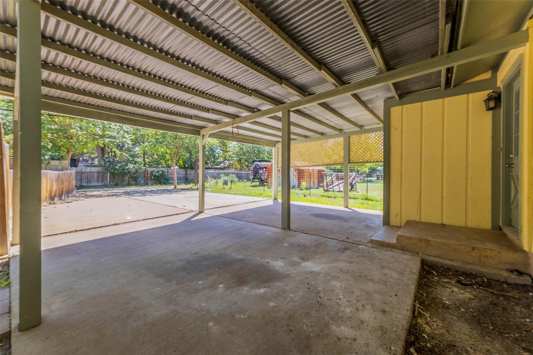 1204 Barbara Dr, San Marcos, TX 78666