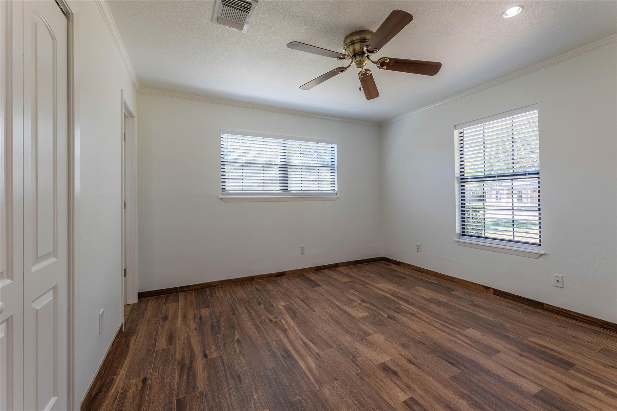 1204 Barbara Dr, San Marcos, TX 78666