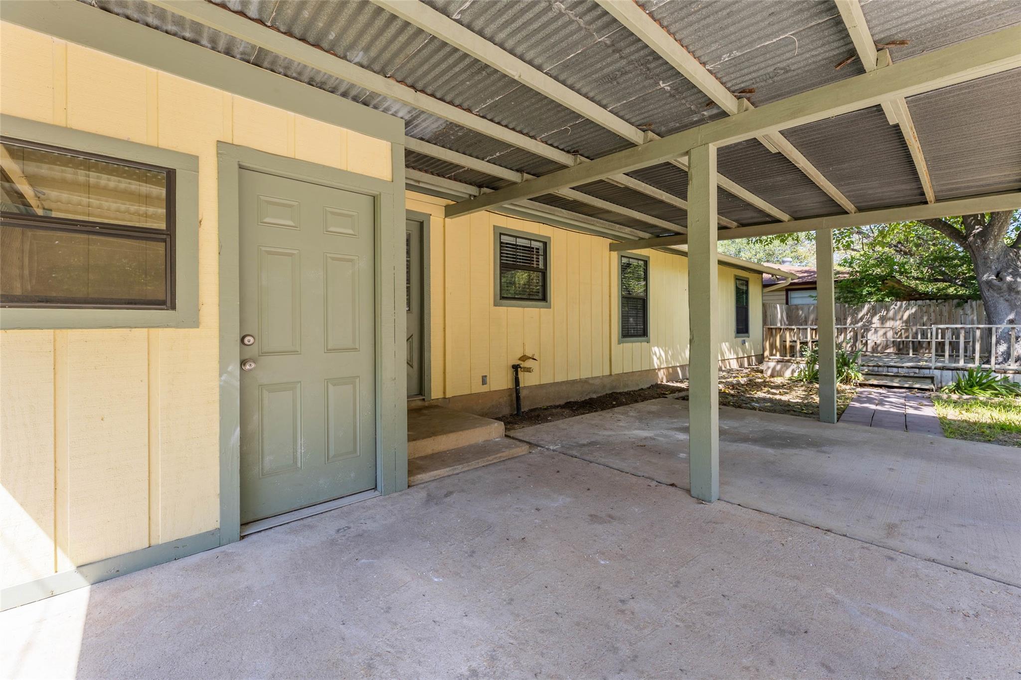 1204 Barbara Dr, San Marcos, TX 78666