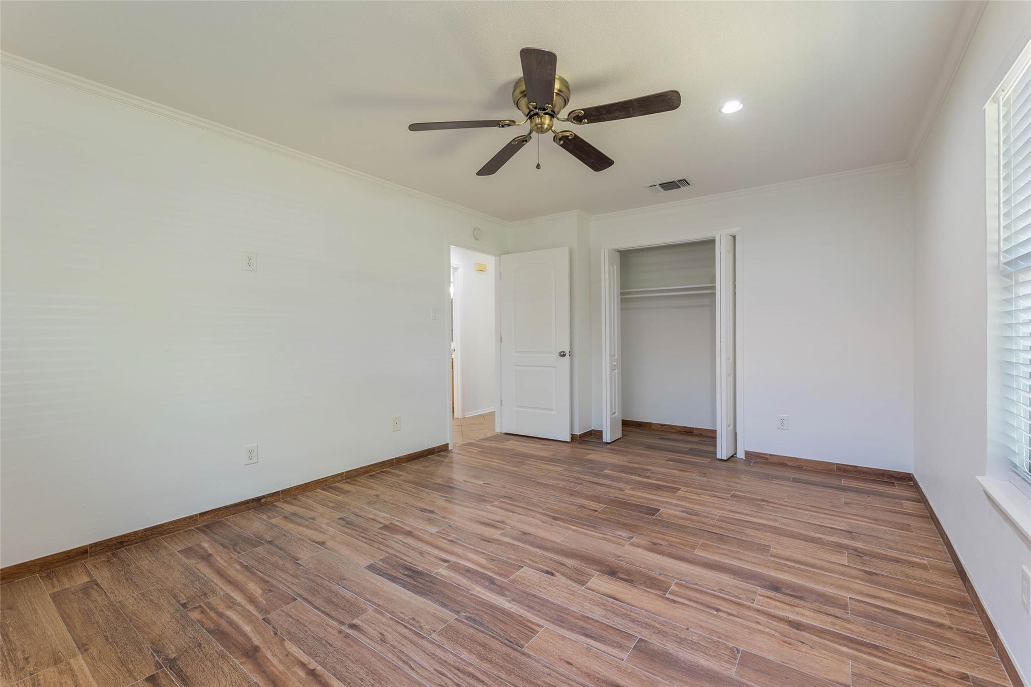 1204 Barbara Dr, San Marcos, TX 78666