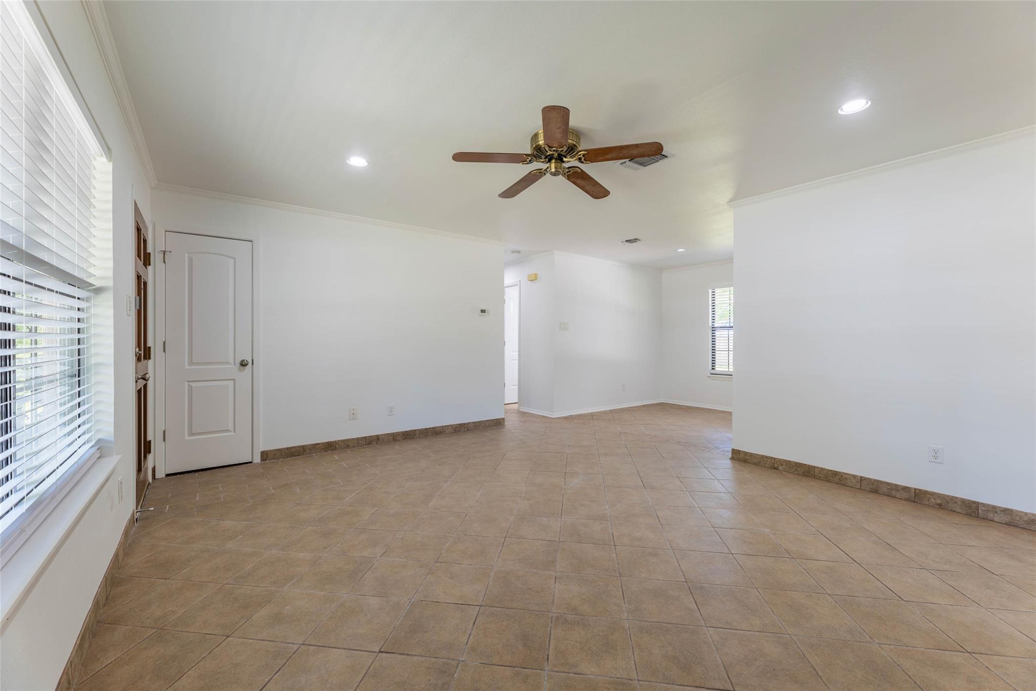 1204 Barbara Dr, San Marcos, TX 78666