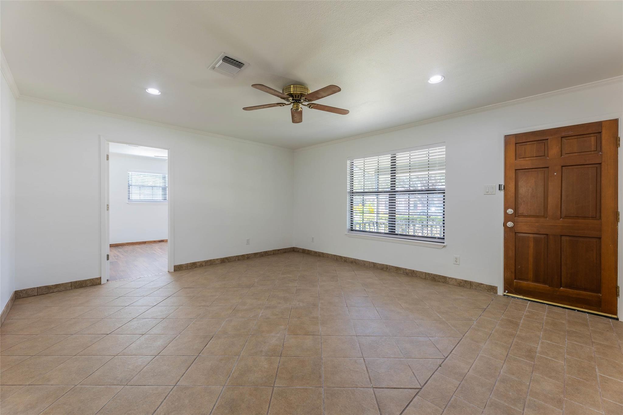 1204 Barbara Dr, San Marcos, TX 78666