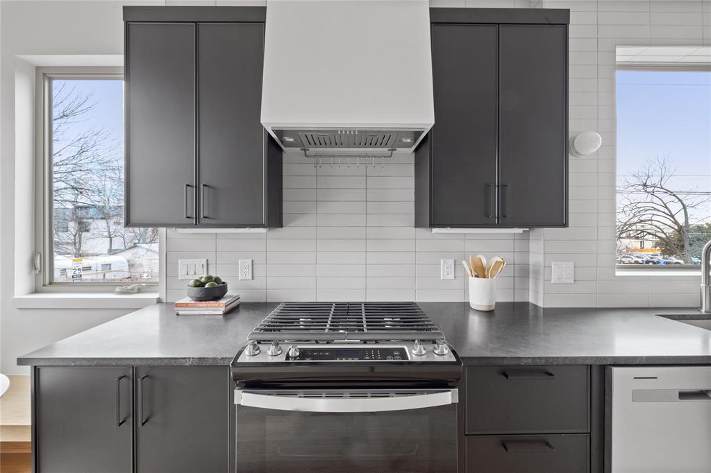 700 Denson Dr # 2102, Austin, TX 78752