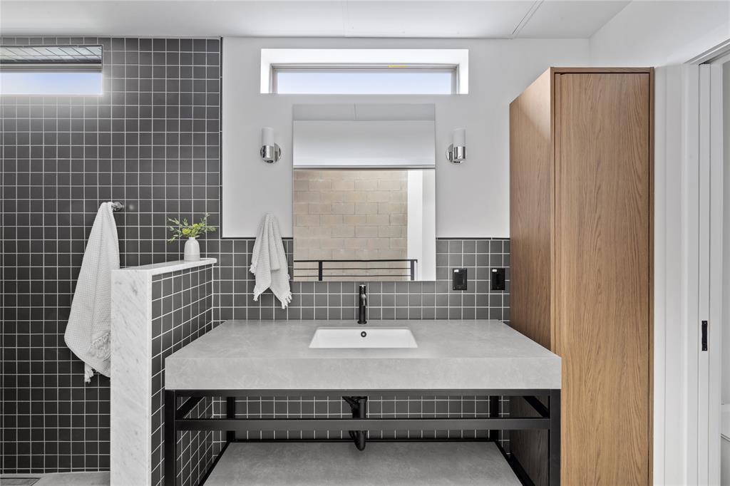 700 Denson Dr # 2102, Austin, TX 78752