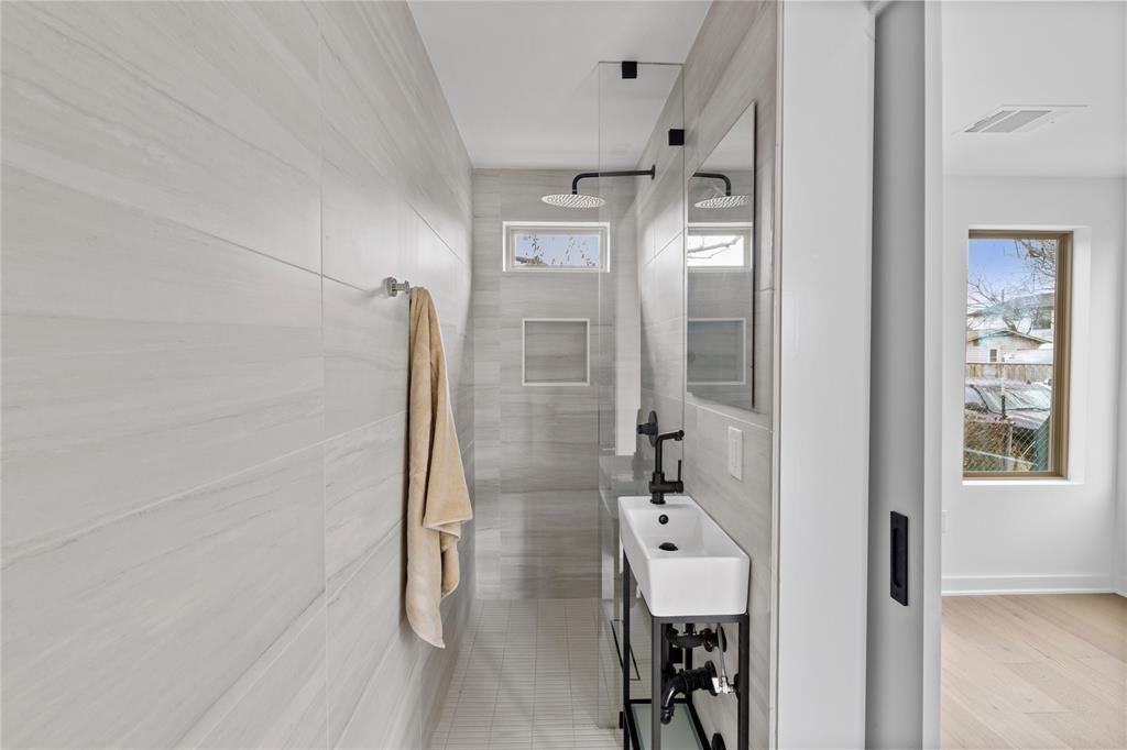 700 Denson Dr # 2102, Austin, TX 78752