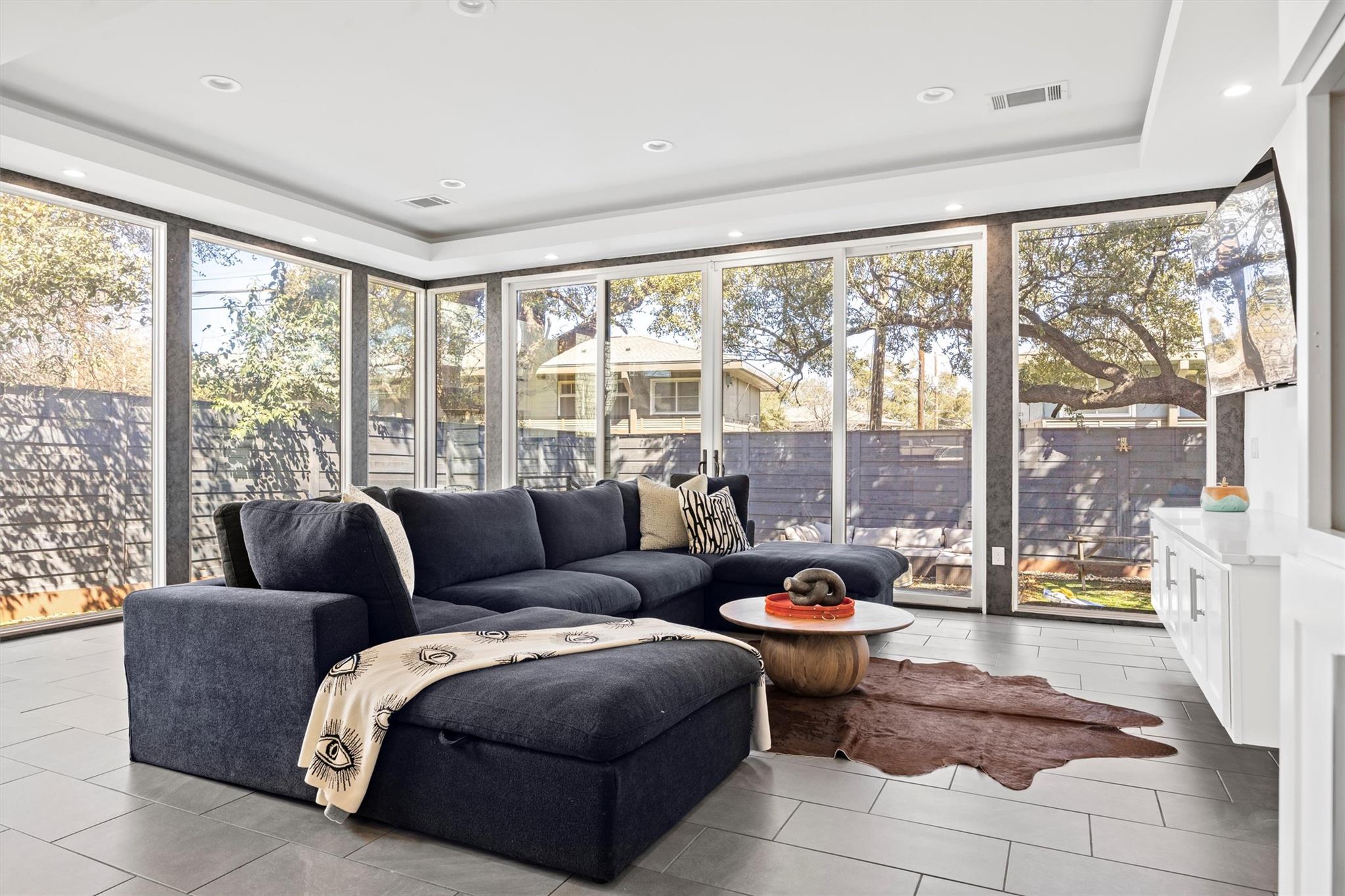 1206 W Oltorf St, Austin, TX 78704