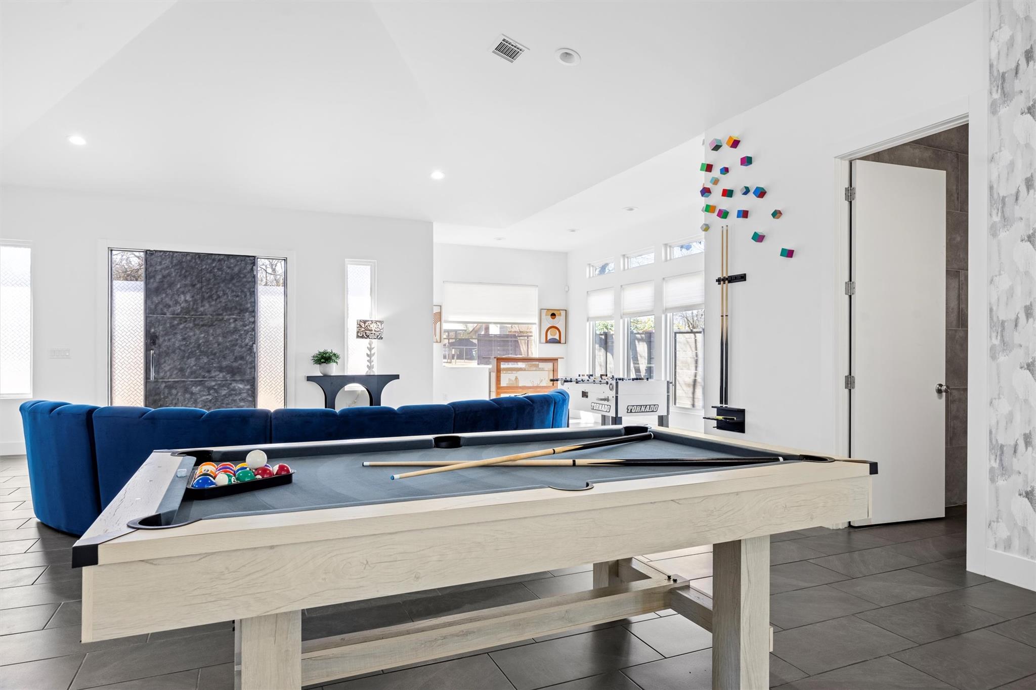 1206 W Oltorf St, Austin, TX 78704