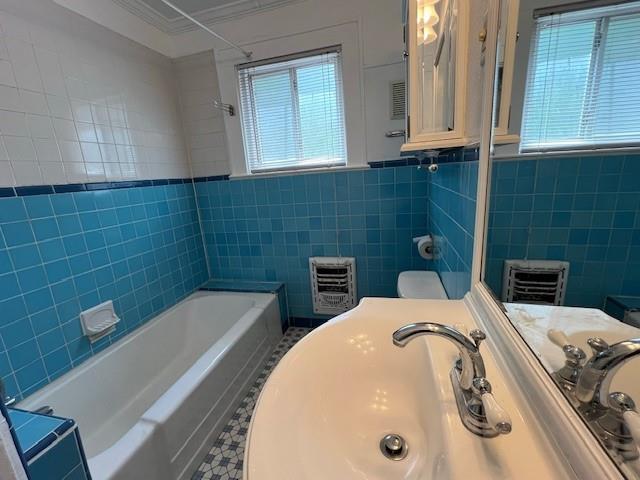 209 E 35th St, Austin, TX 78705