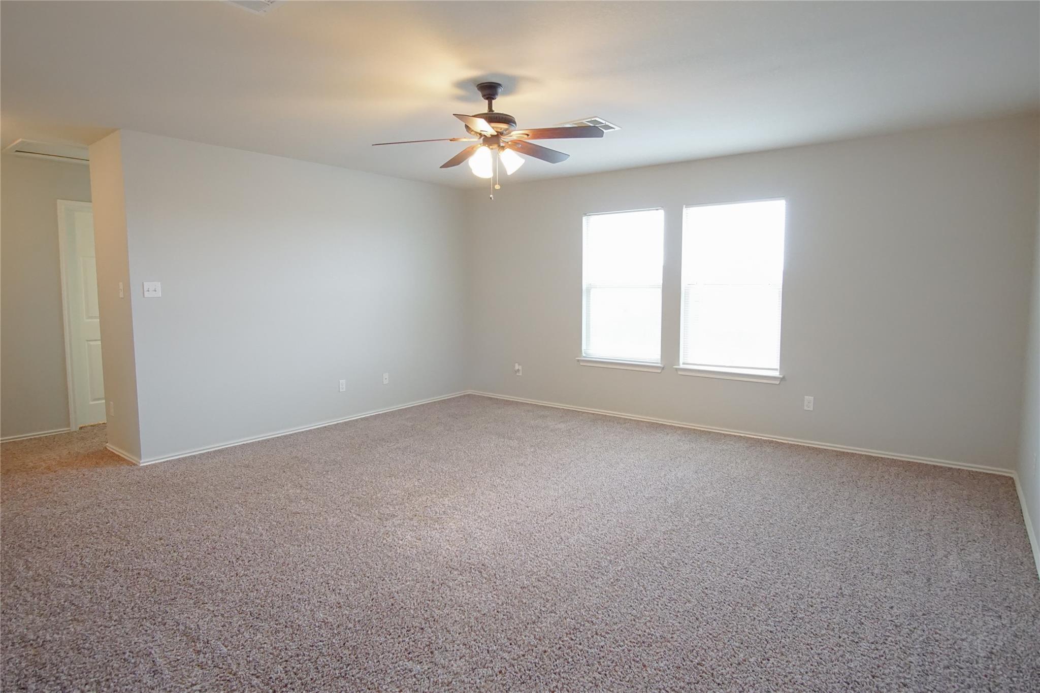 210 Kings Ridge Dr, Buda, TX 78610