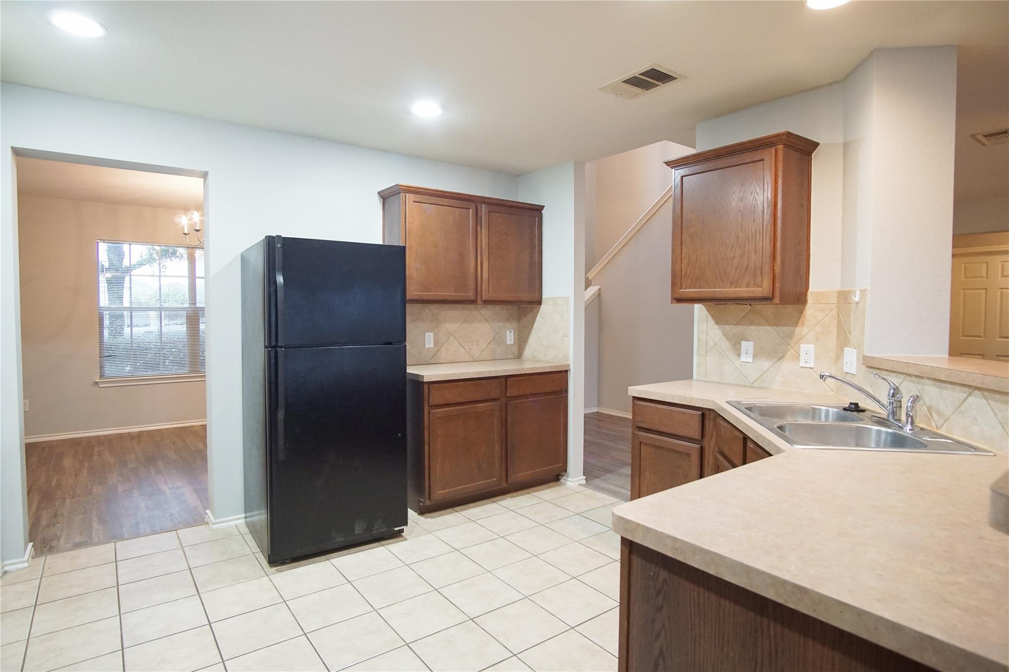 210 Kings Ridge Dr, Buda, TX 78610