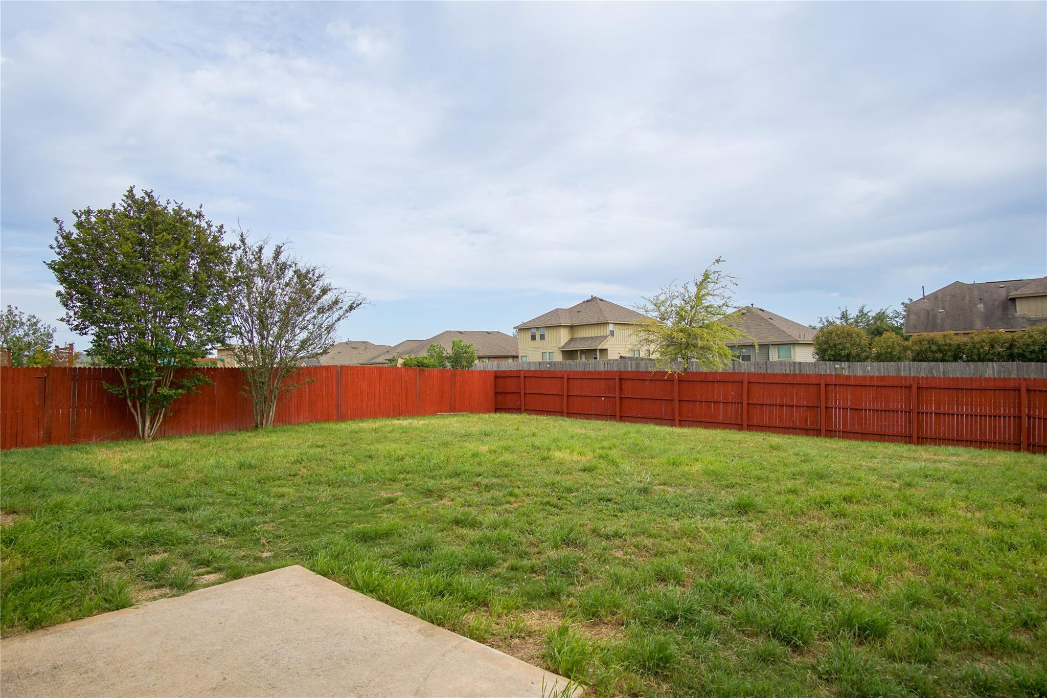 210 Kings Ridge Dr, Buda, TX 78610