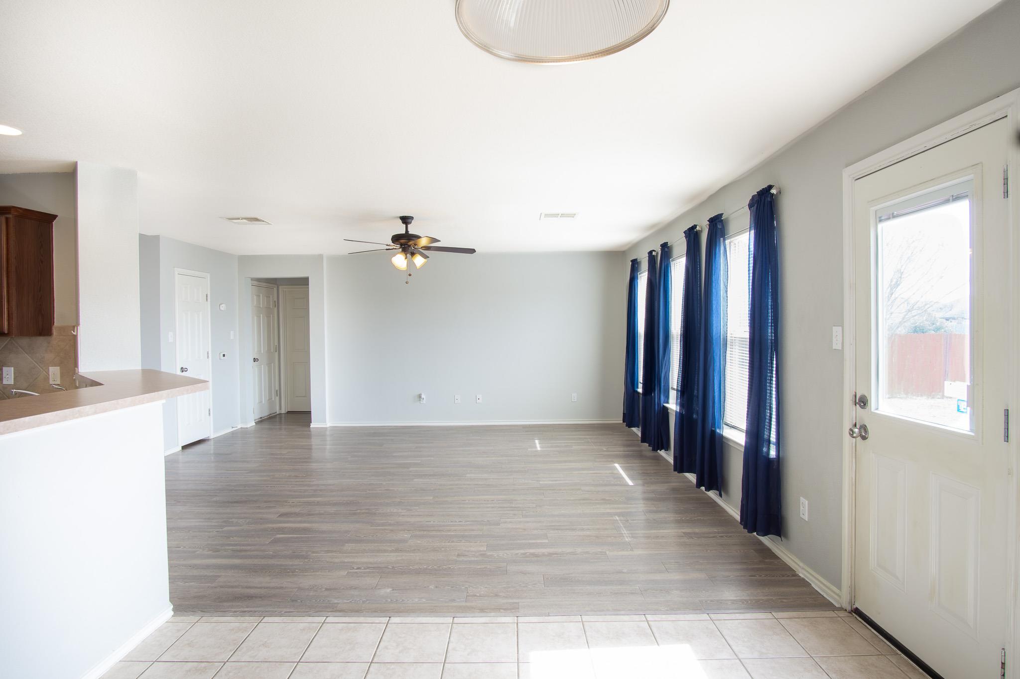 210 Kings Ridge Dr, Buda, TX 78610