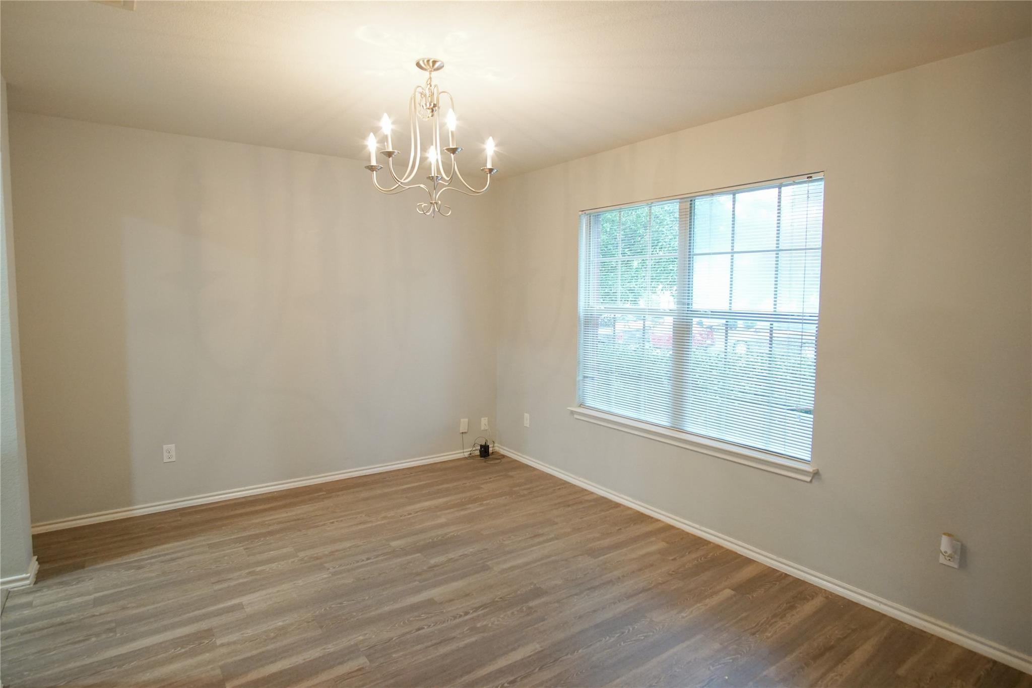 210 Kings Ridge Dr, Buda, TX 78610