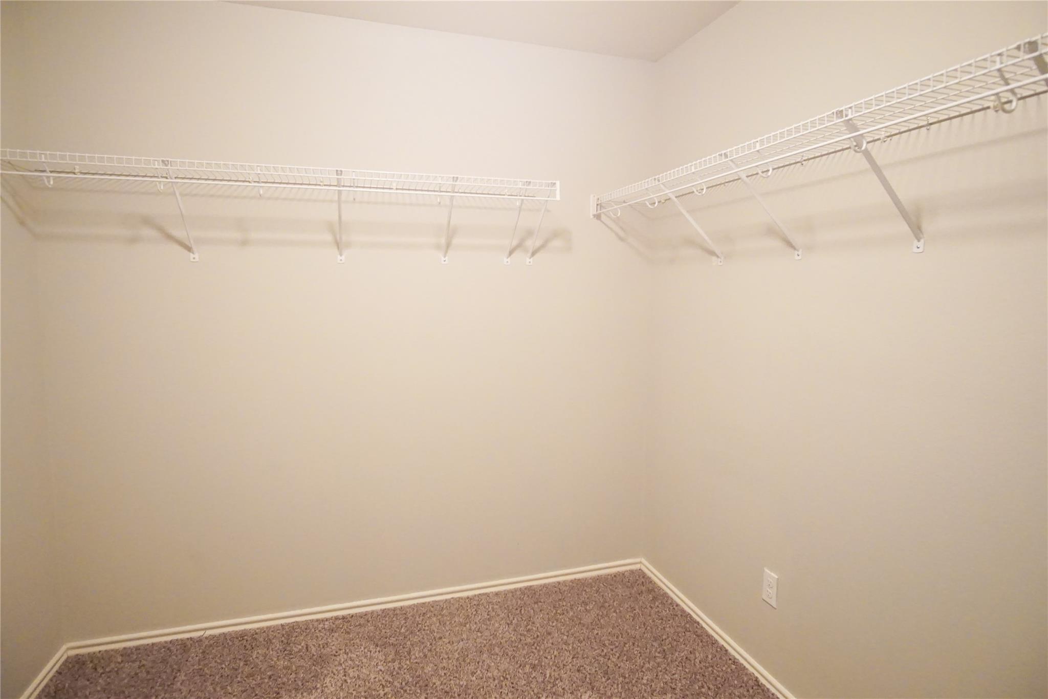 210 Kings Ridge Dr, Buda, TX 78610