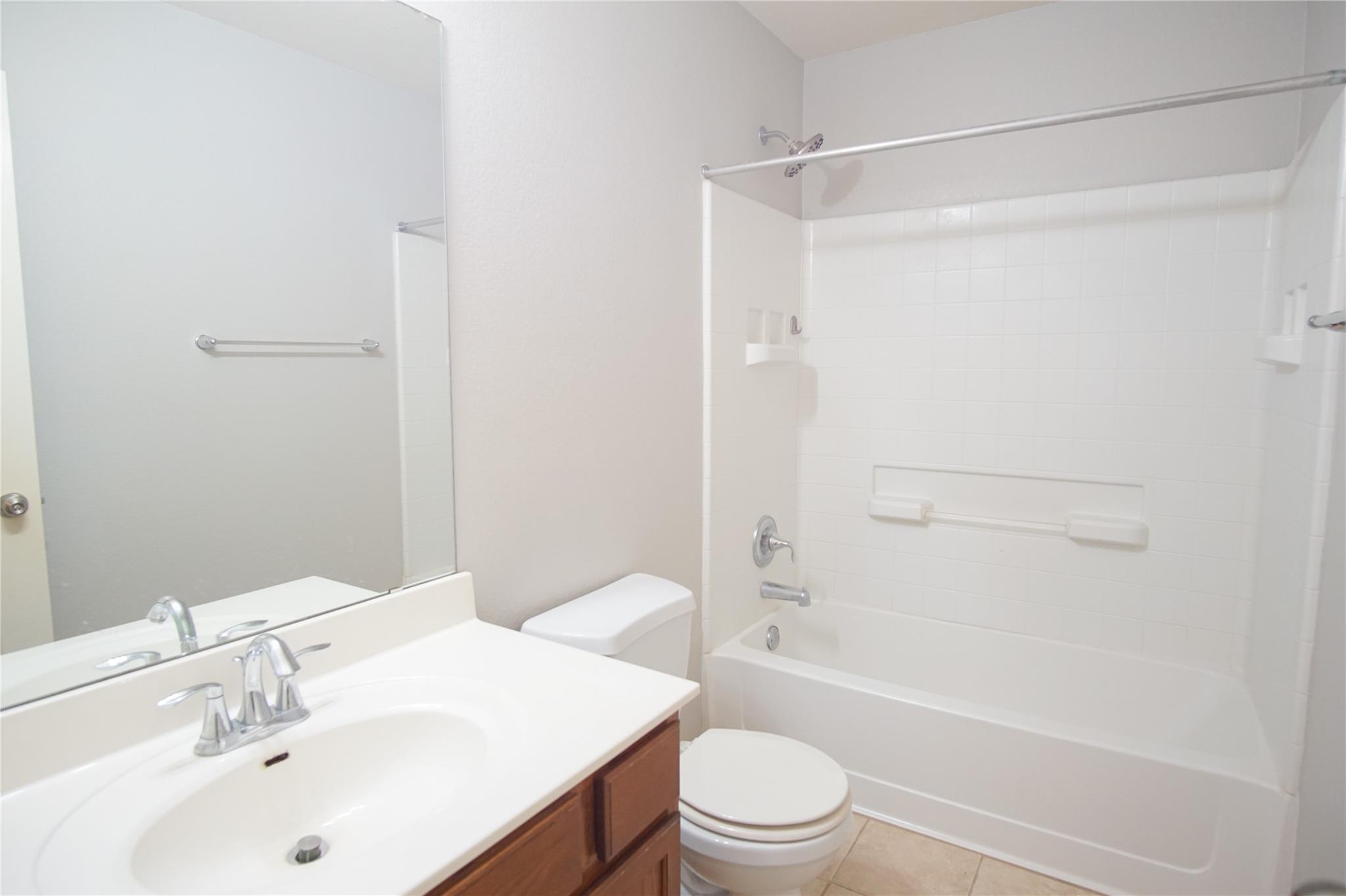 210 Kings Ridge Dr, Buda, TX 78610