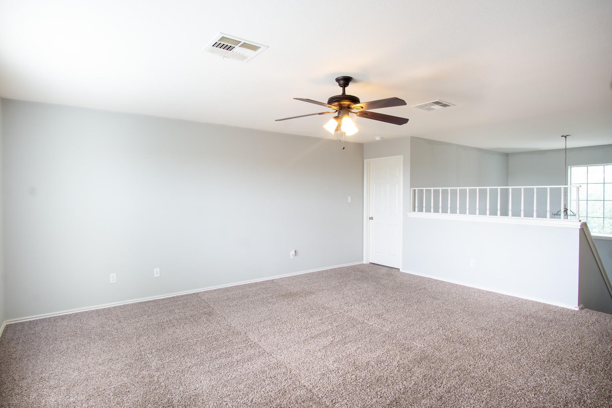 210 Kings Ridge Dr, Buda, TX 78610