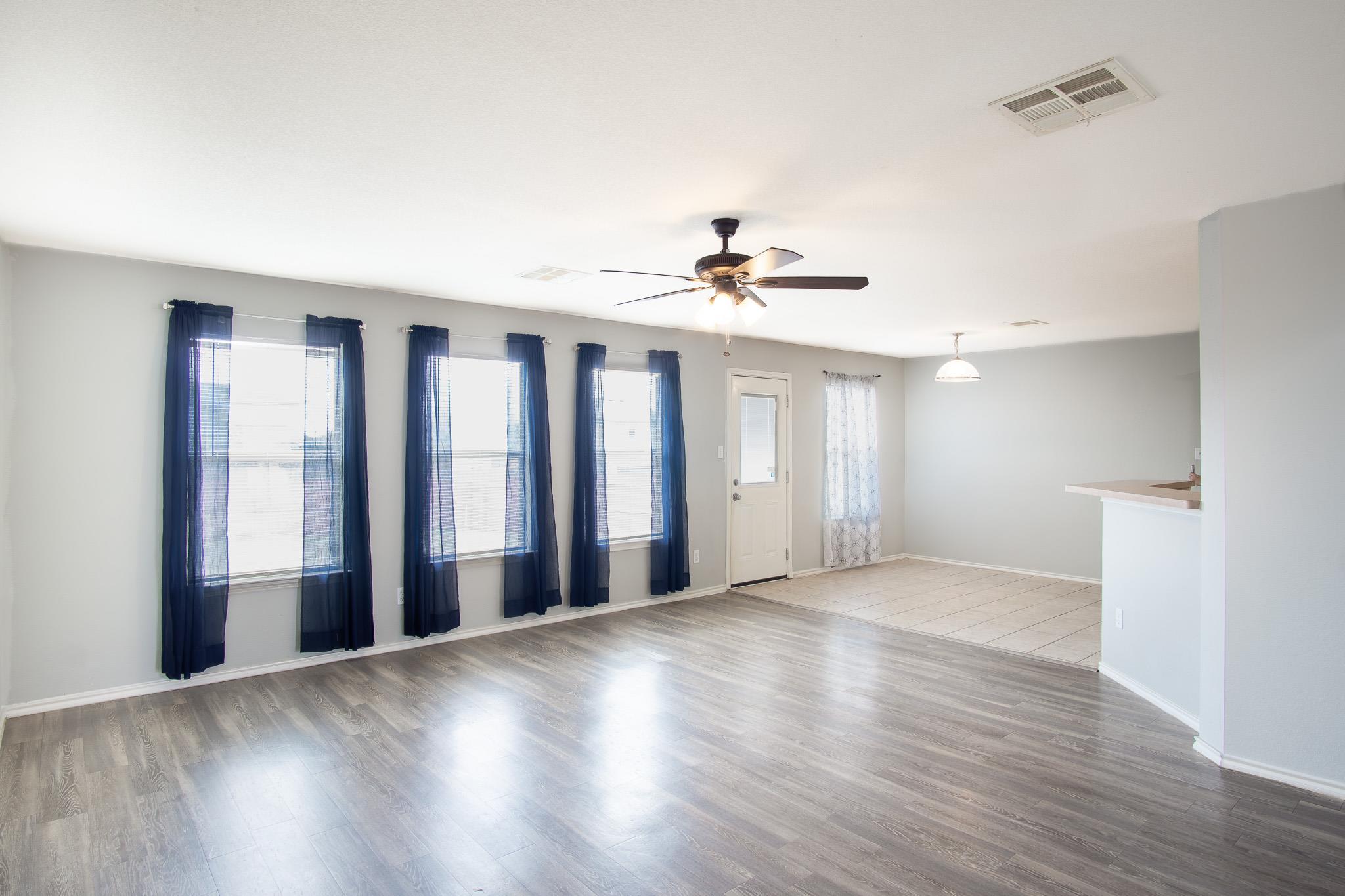 210 Kings Ridge Dr, Buda, TX 78610